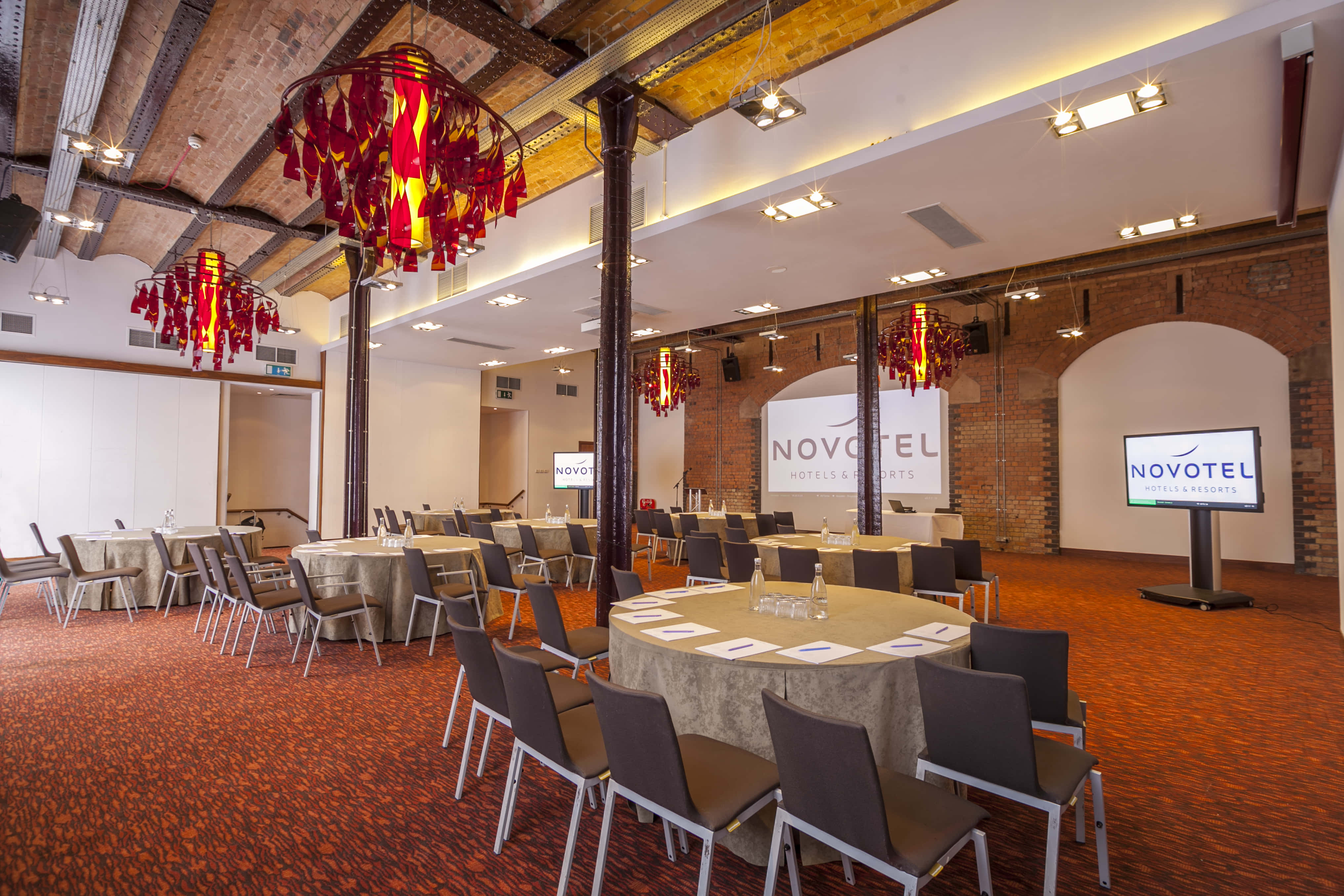 Novotel Cardiff Centre 5