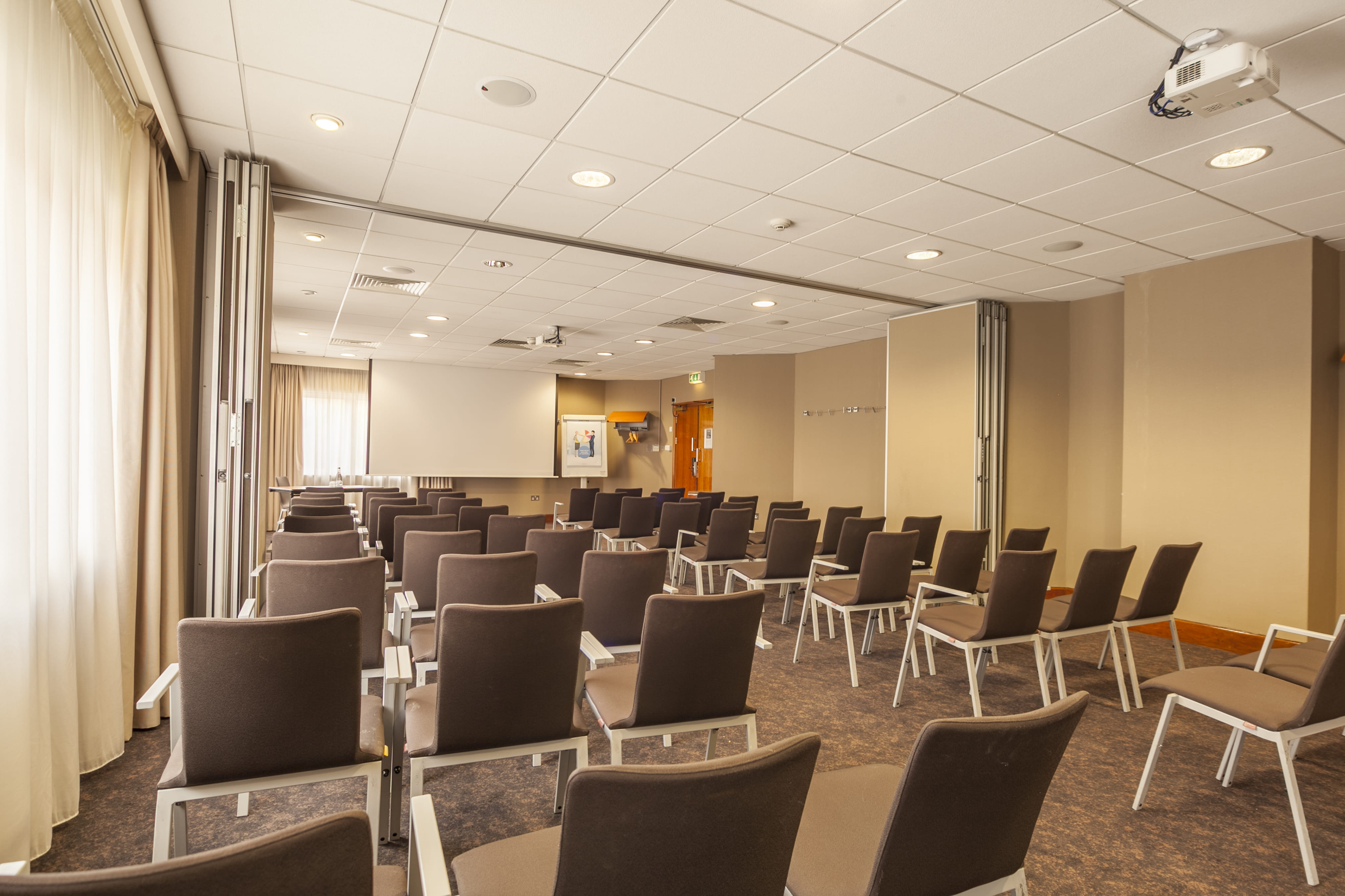 Novotel Cardiff Centre 4