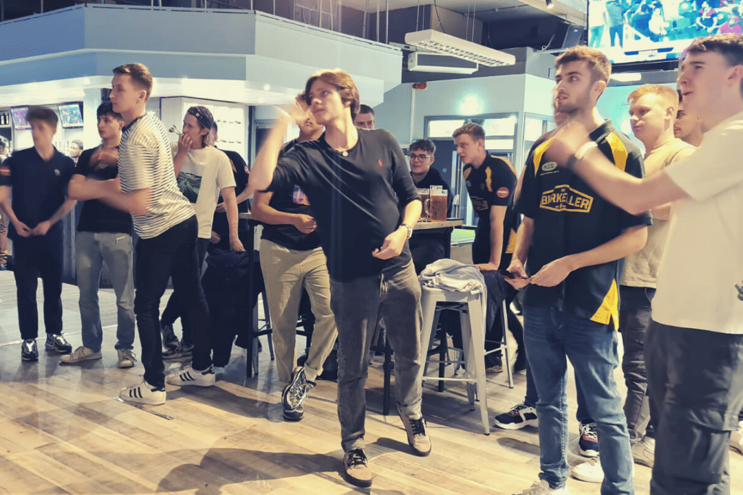 Shooters Rack 'n' Roll Sports Bar 4