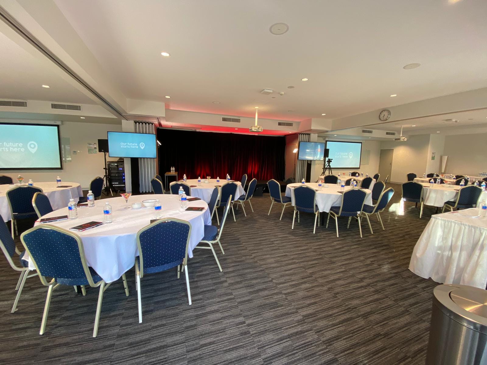 Sumatra-Java-Borneo Room