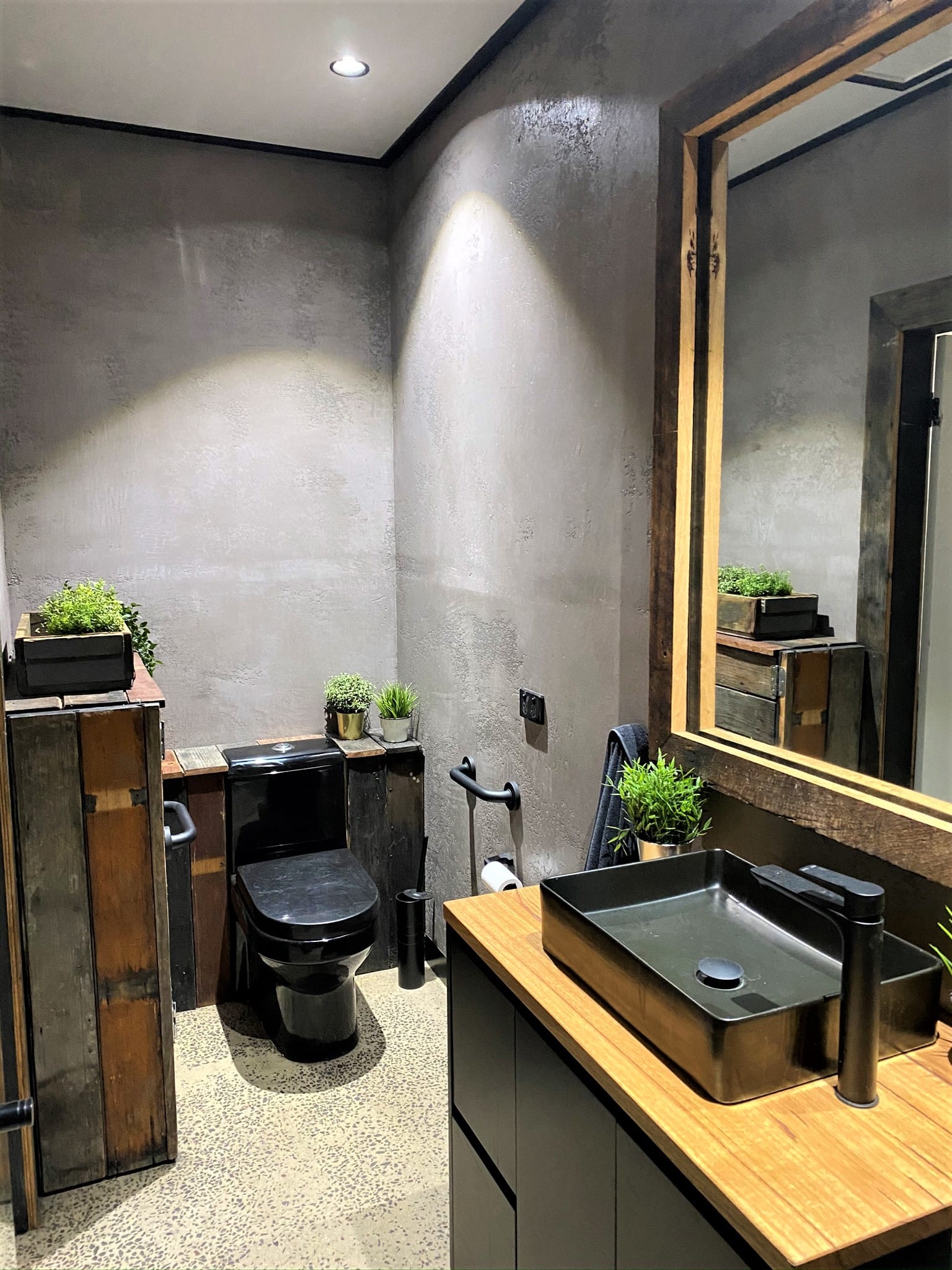 The Meeting Room #1 5