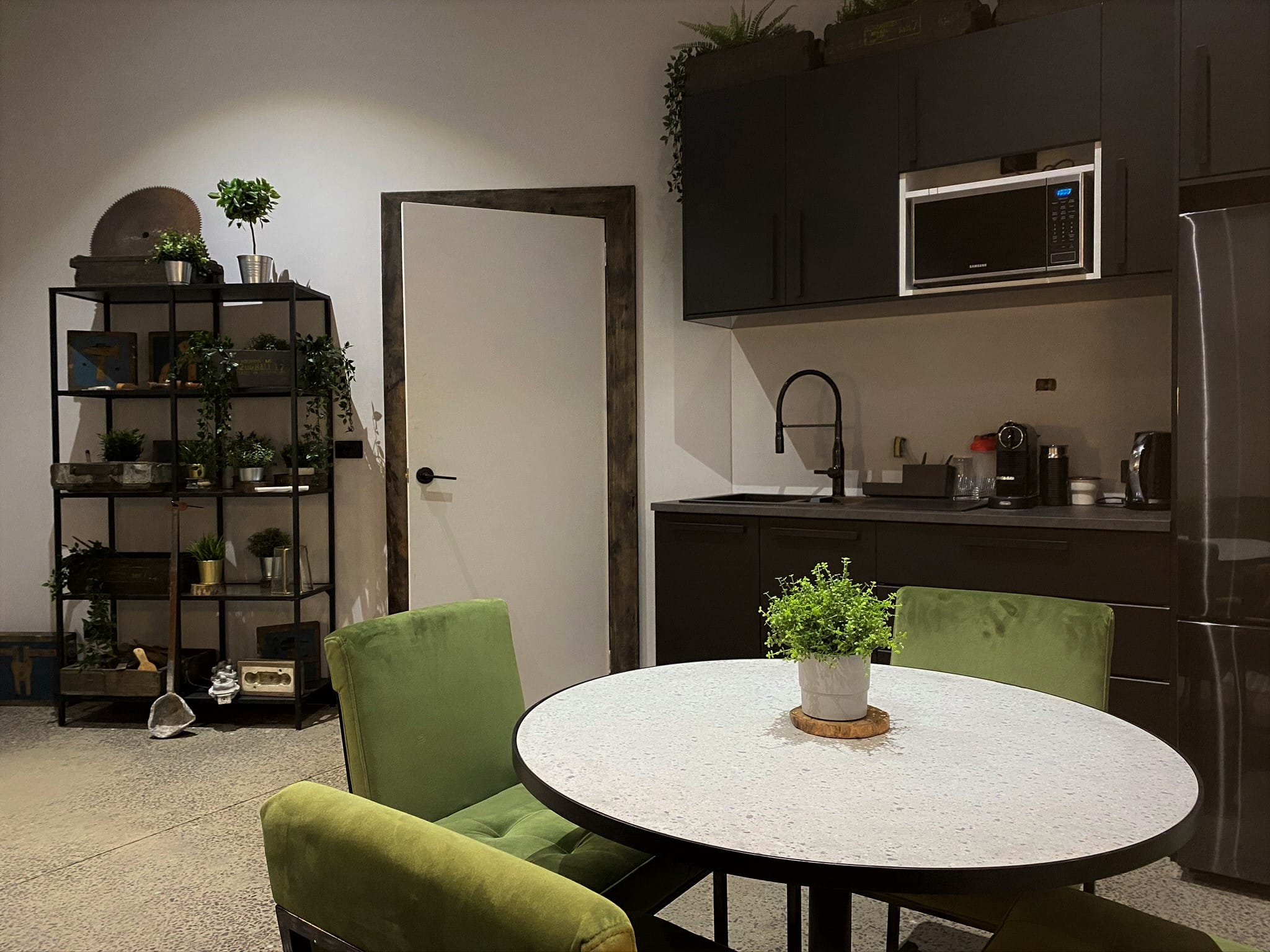 The Meeting Room #1 4