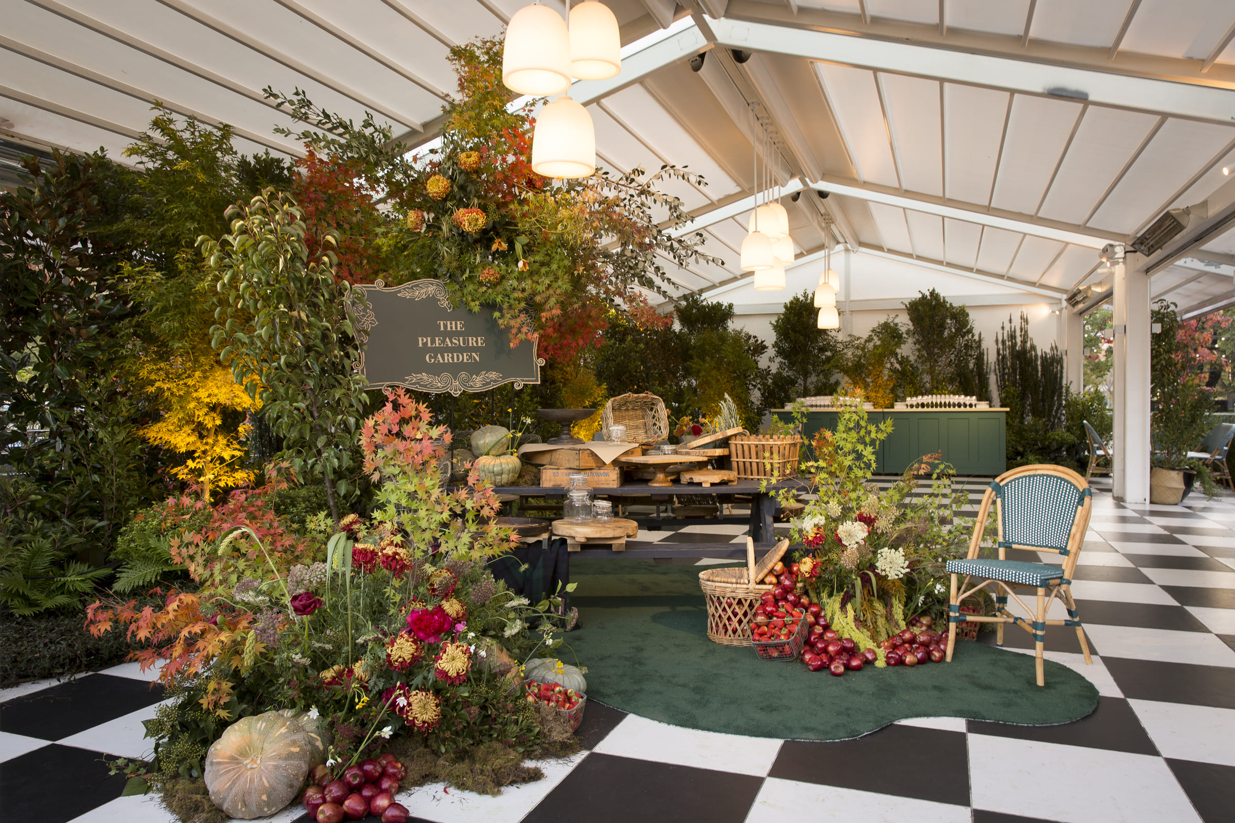 The Rosé Garden & The Conservatory 7