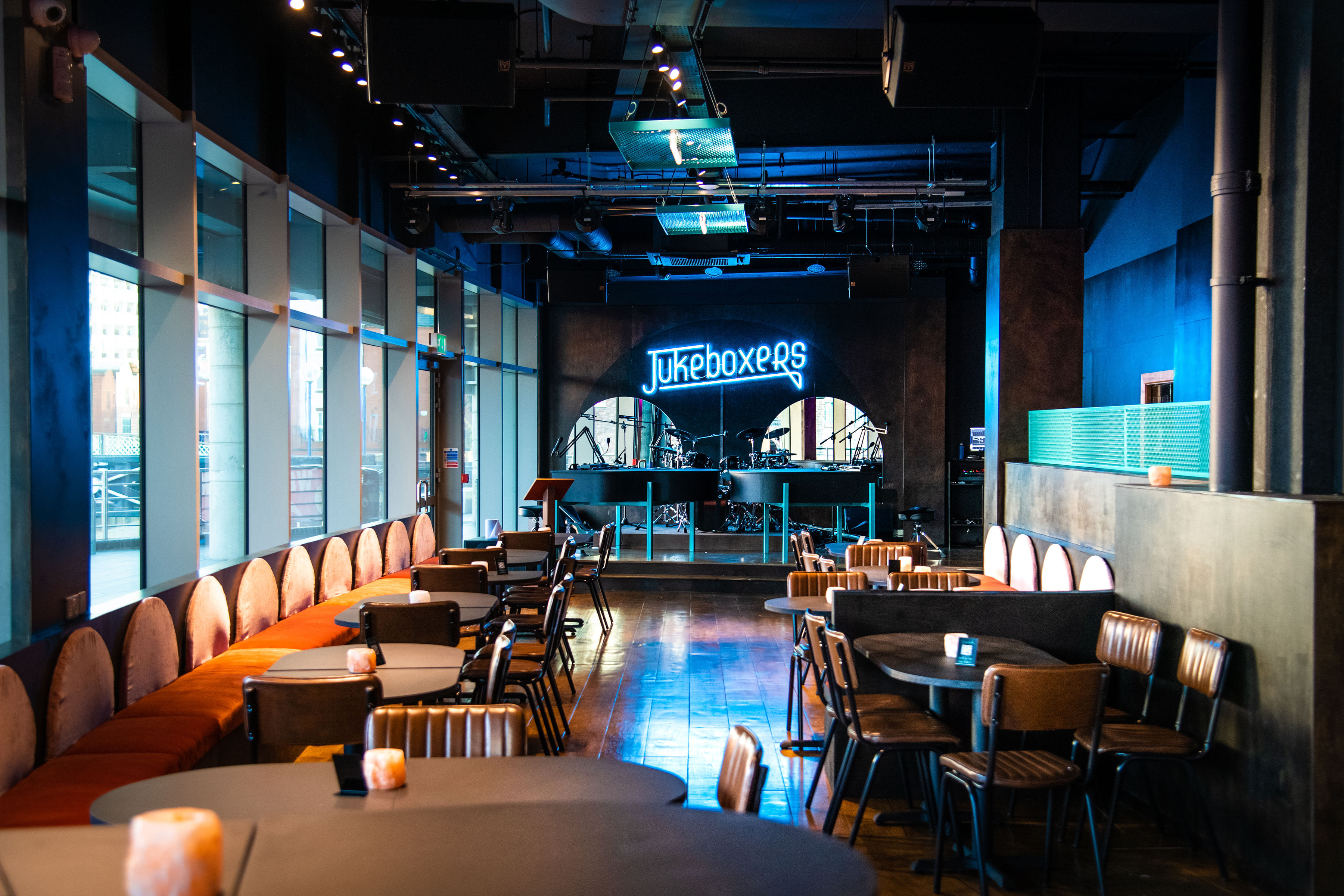 Jukeboxers Duelling Piano Bar 1