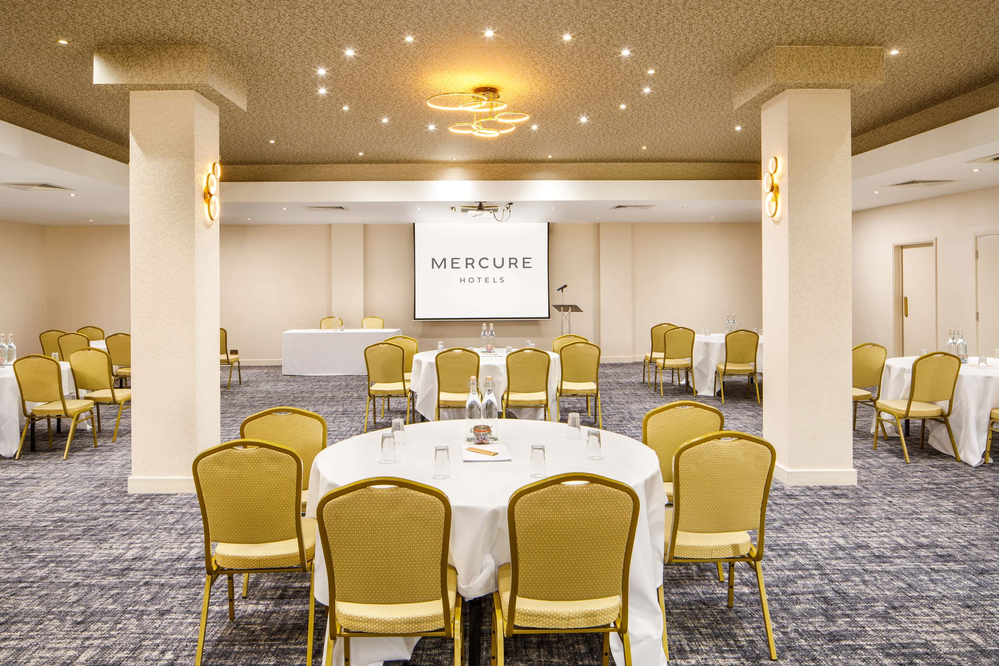 Hollingbourne Suite 2