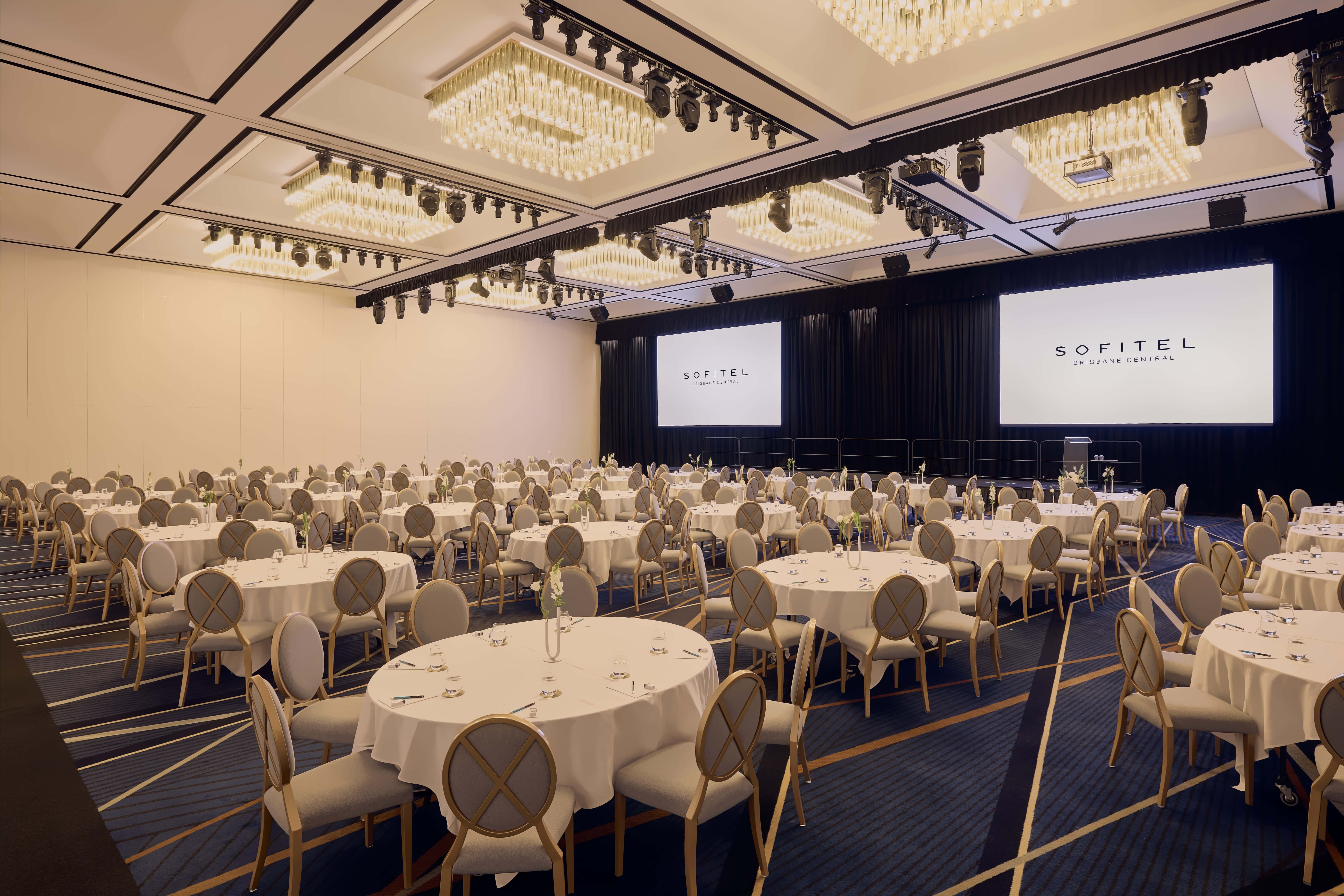 Ballroom Le Grand 3D tour