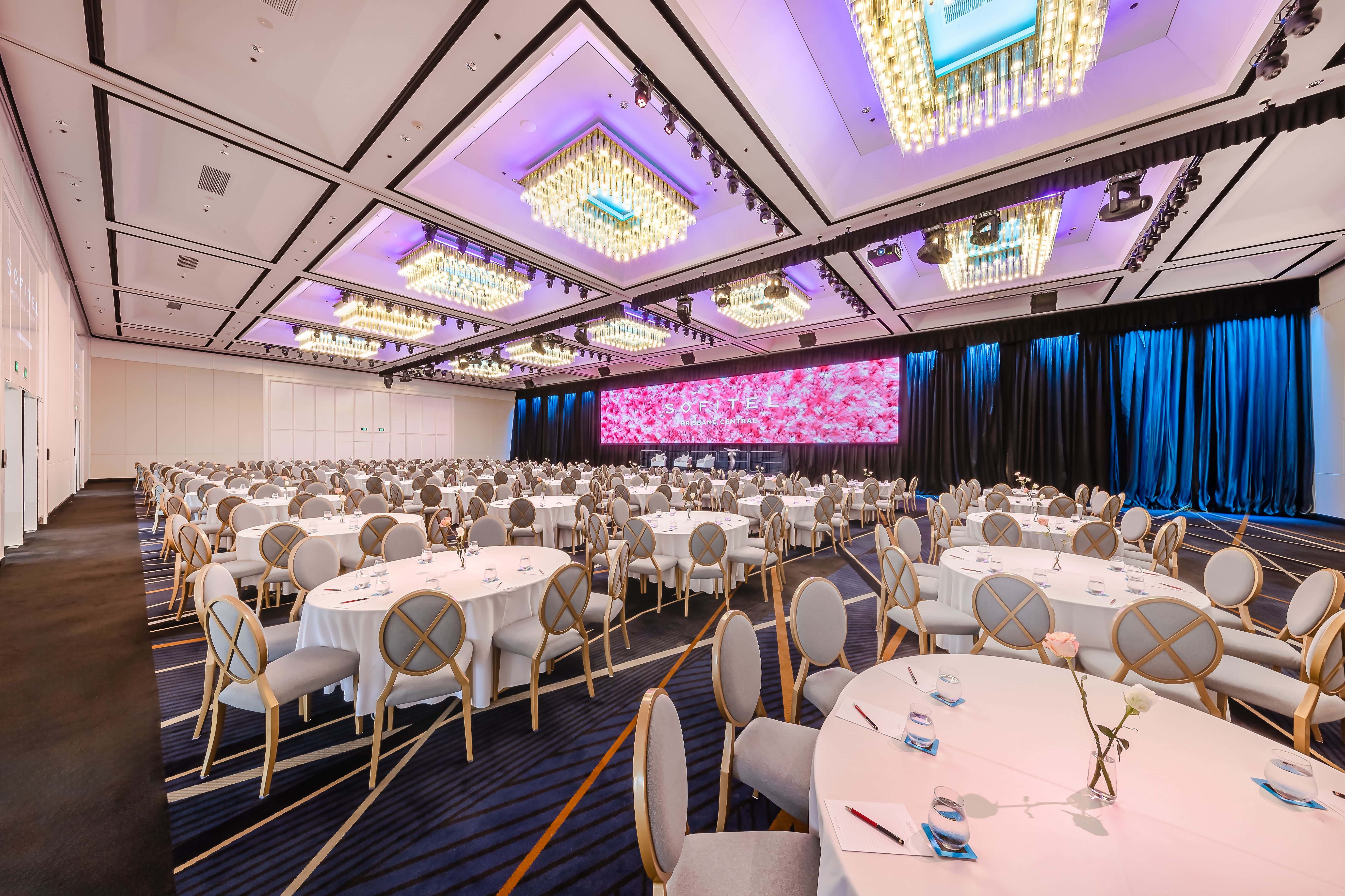 Ballroom Le Grand 16