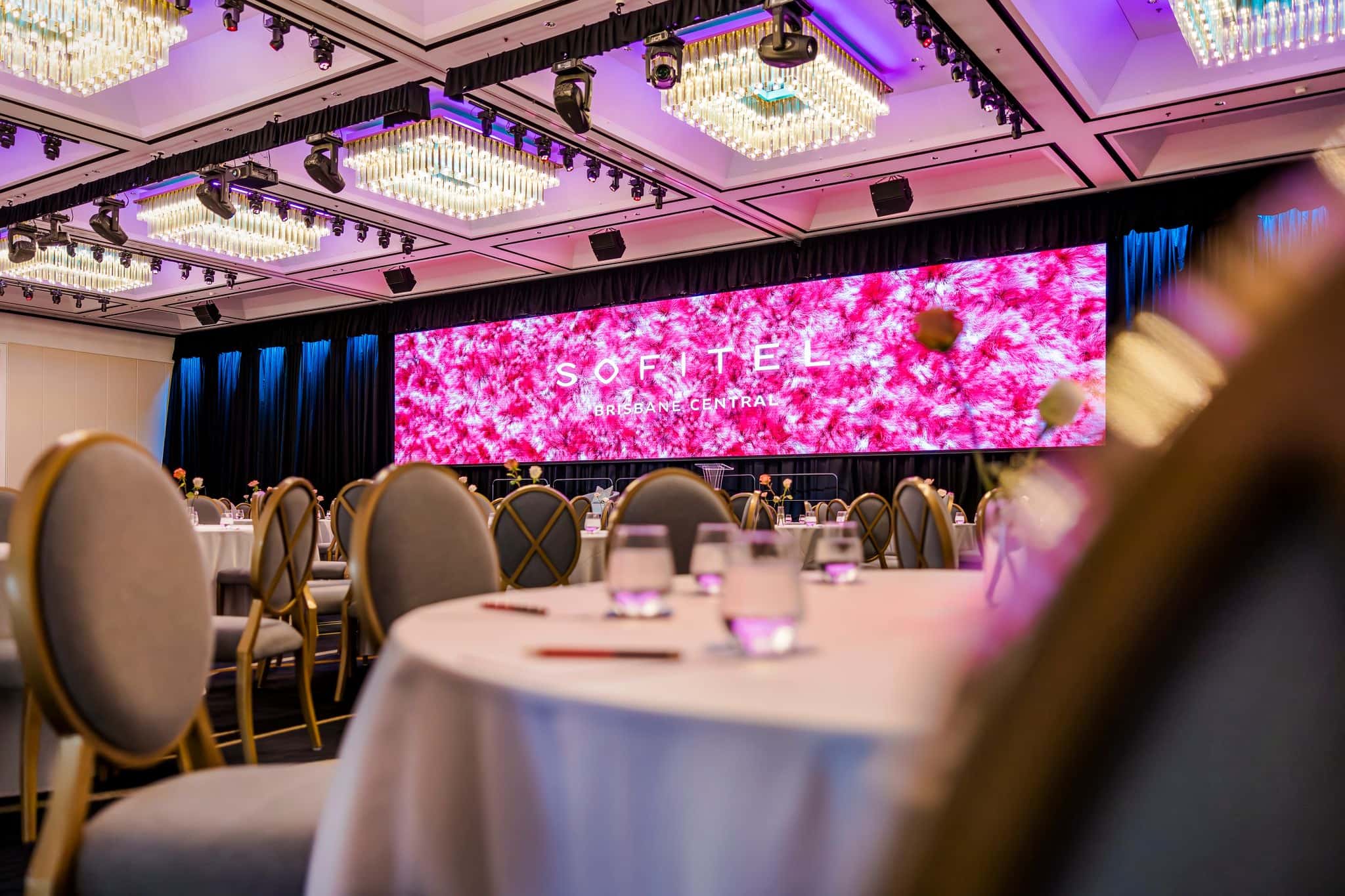 Ballroom Le Grand 12