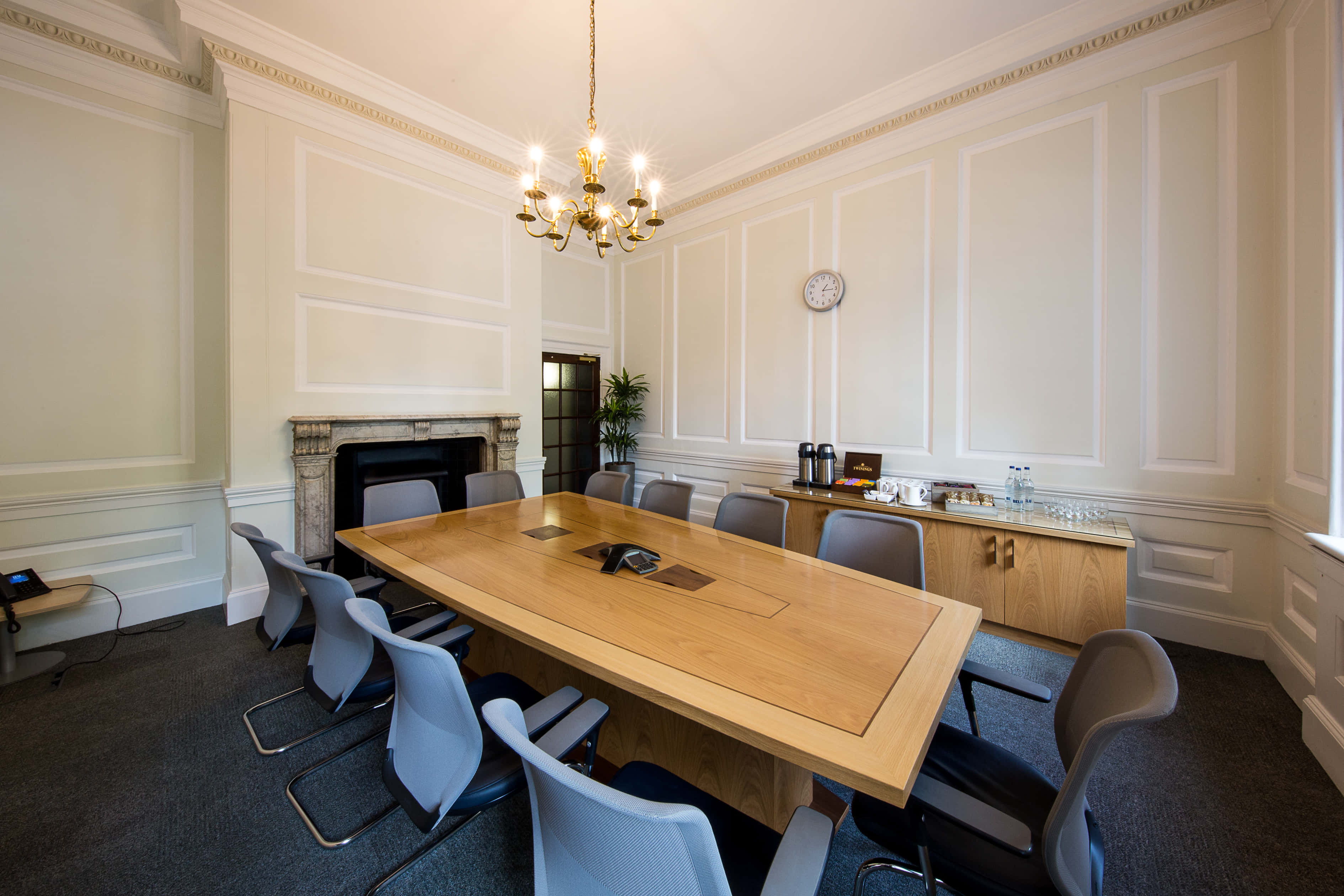 The Mona Grey room 0