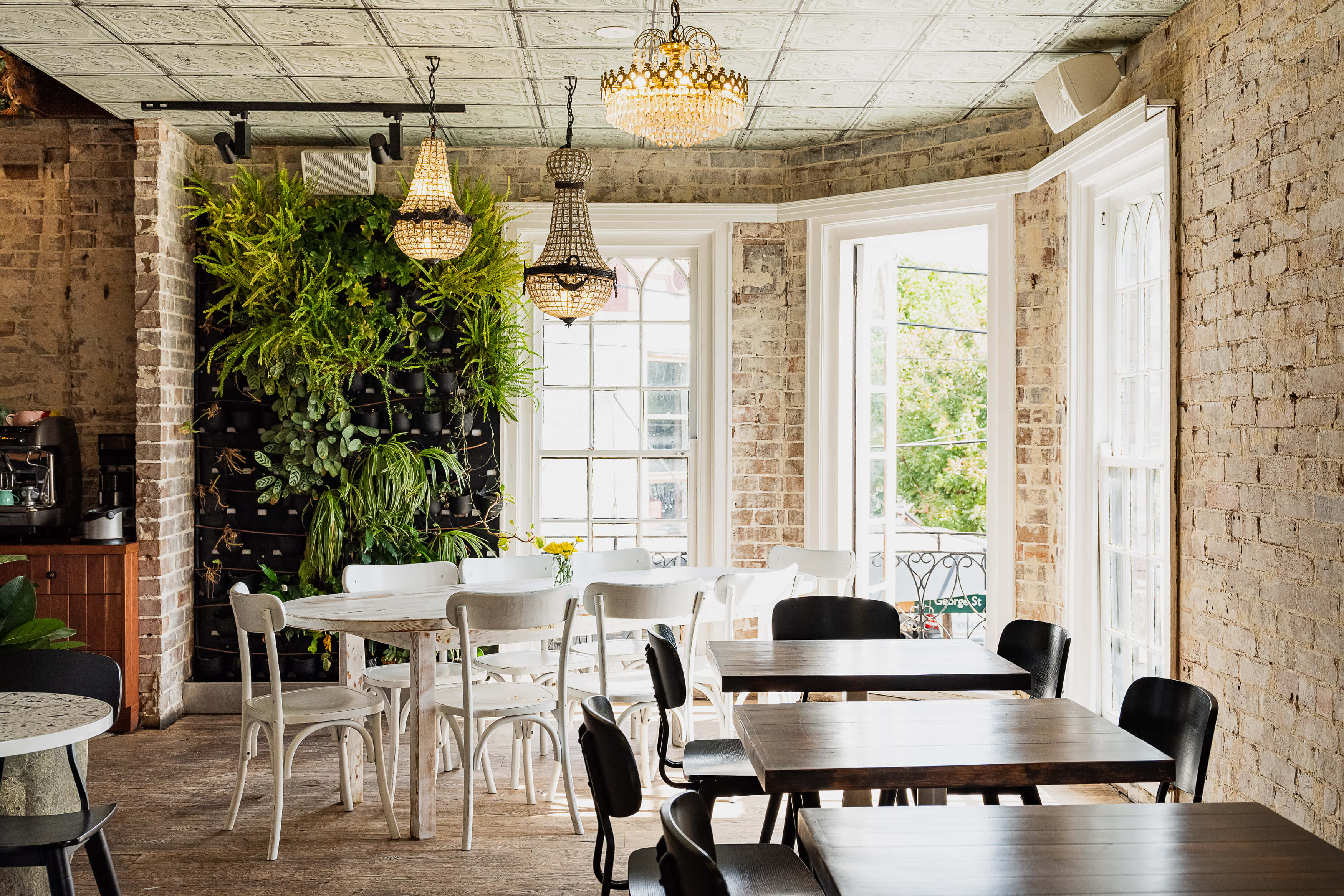 Exclusive Hire, Level 1 0