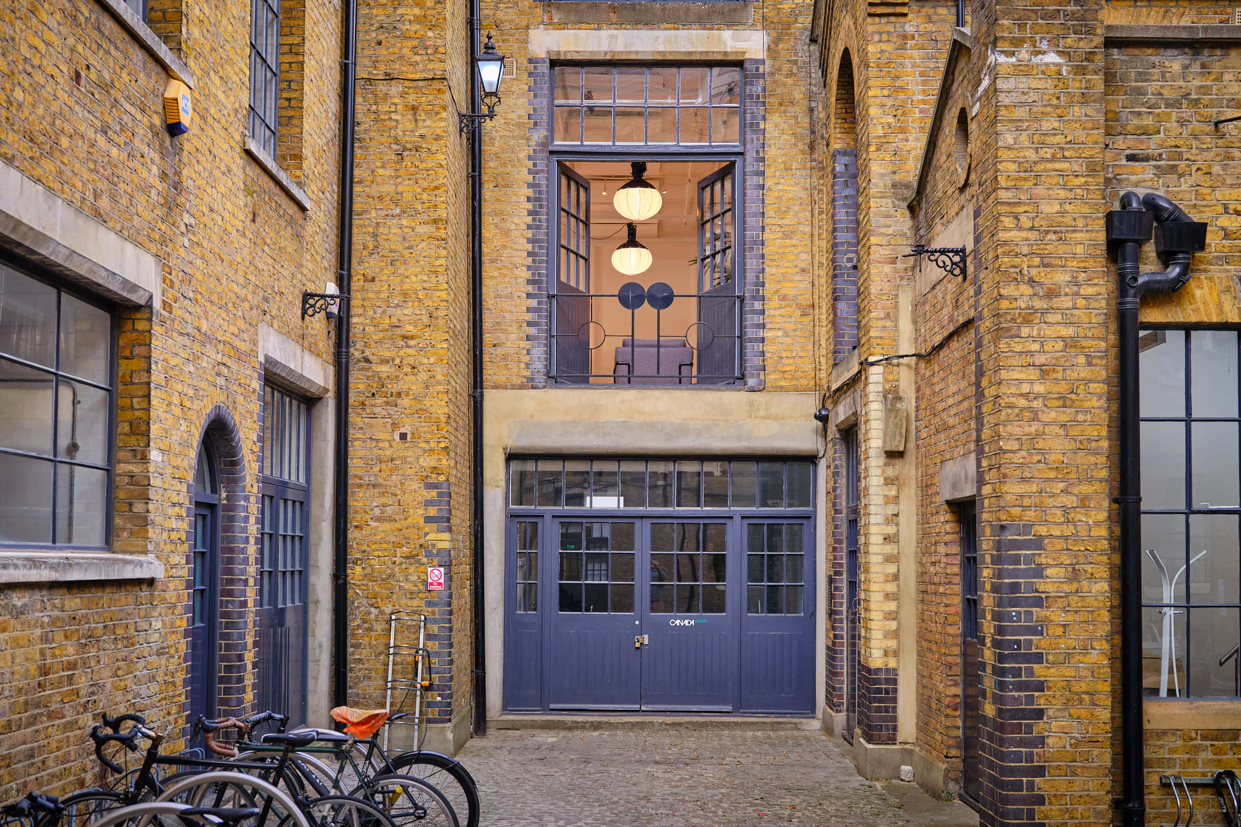 Creative meeting space in central London 7