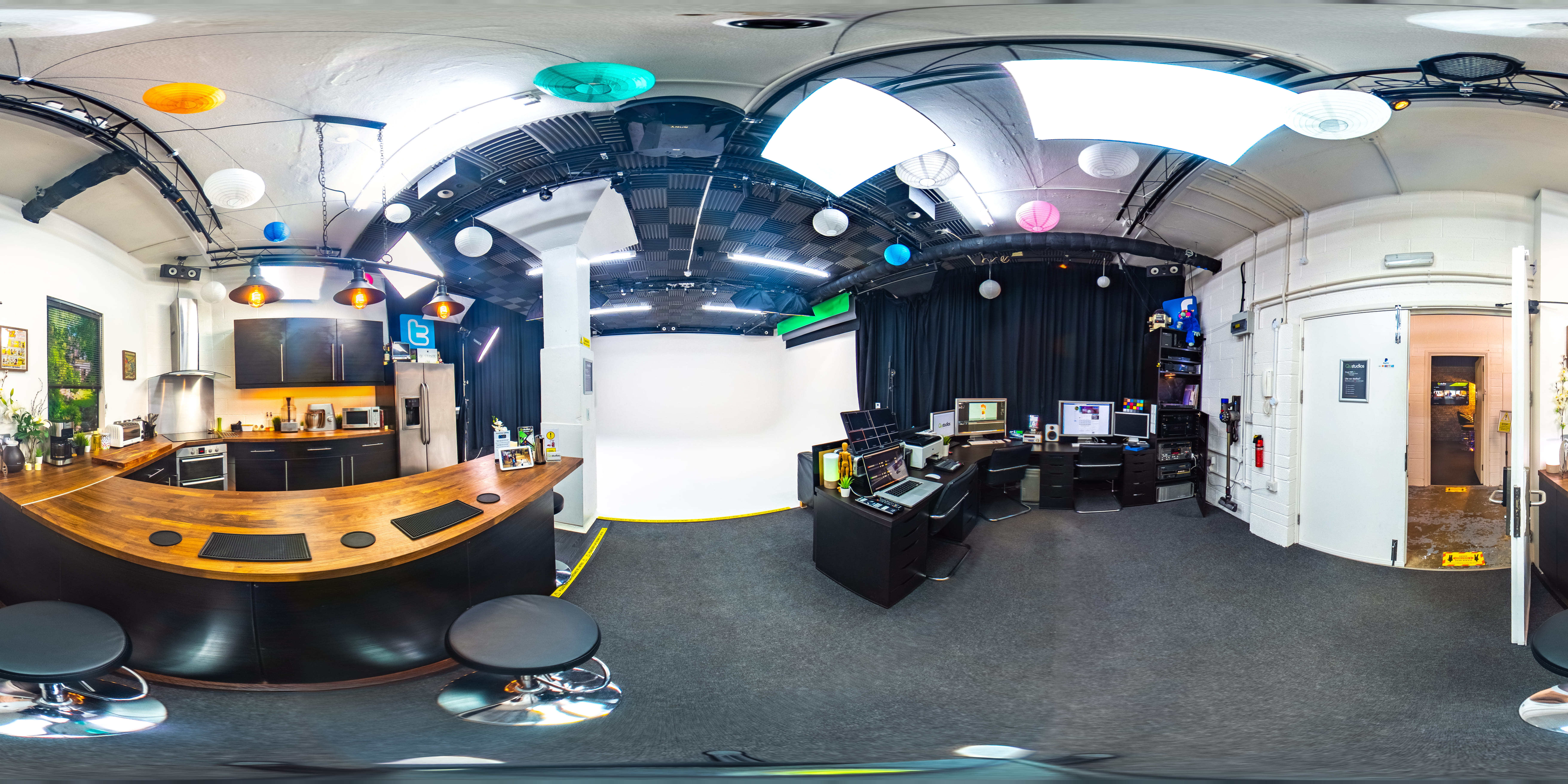 Studio One  |  Kitchen Set 13