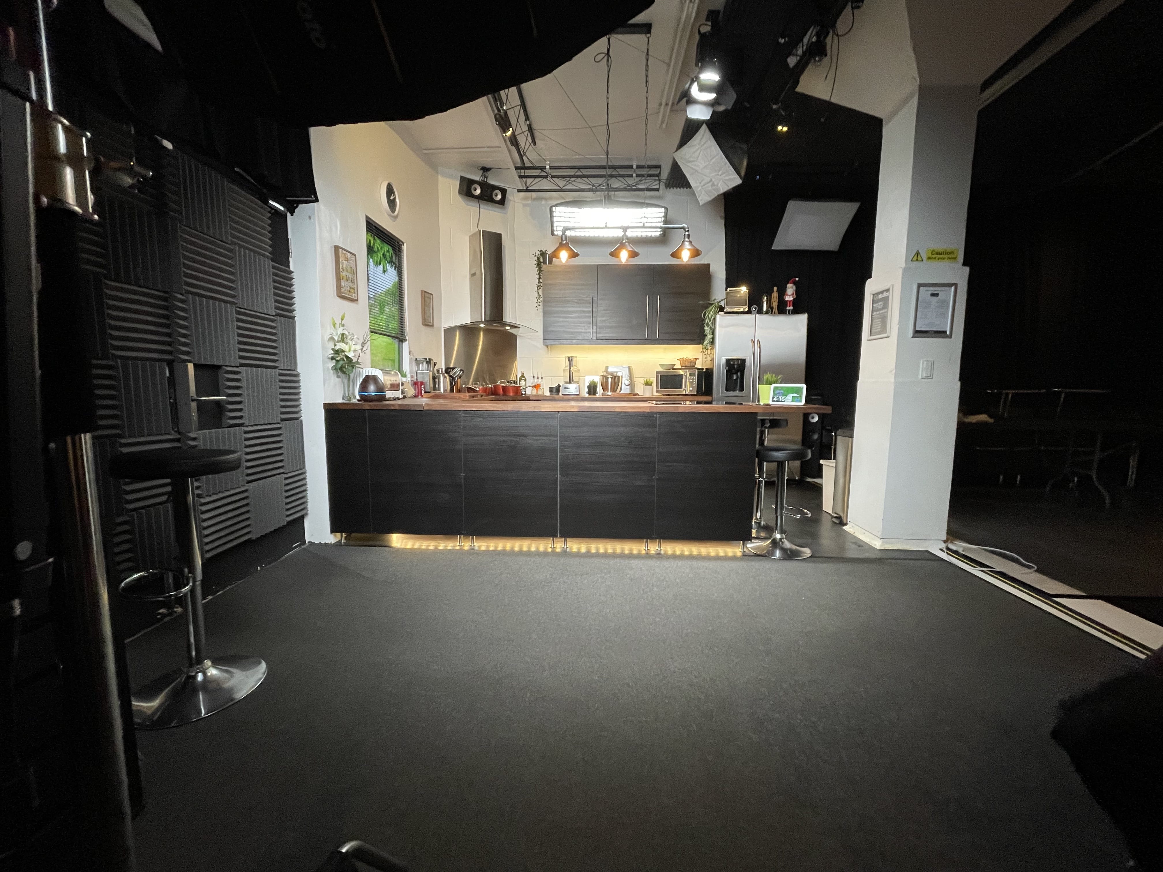 Studio One  |  Kitchen Set 4