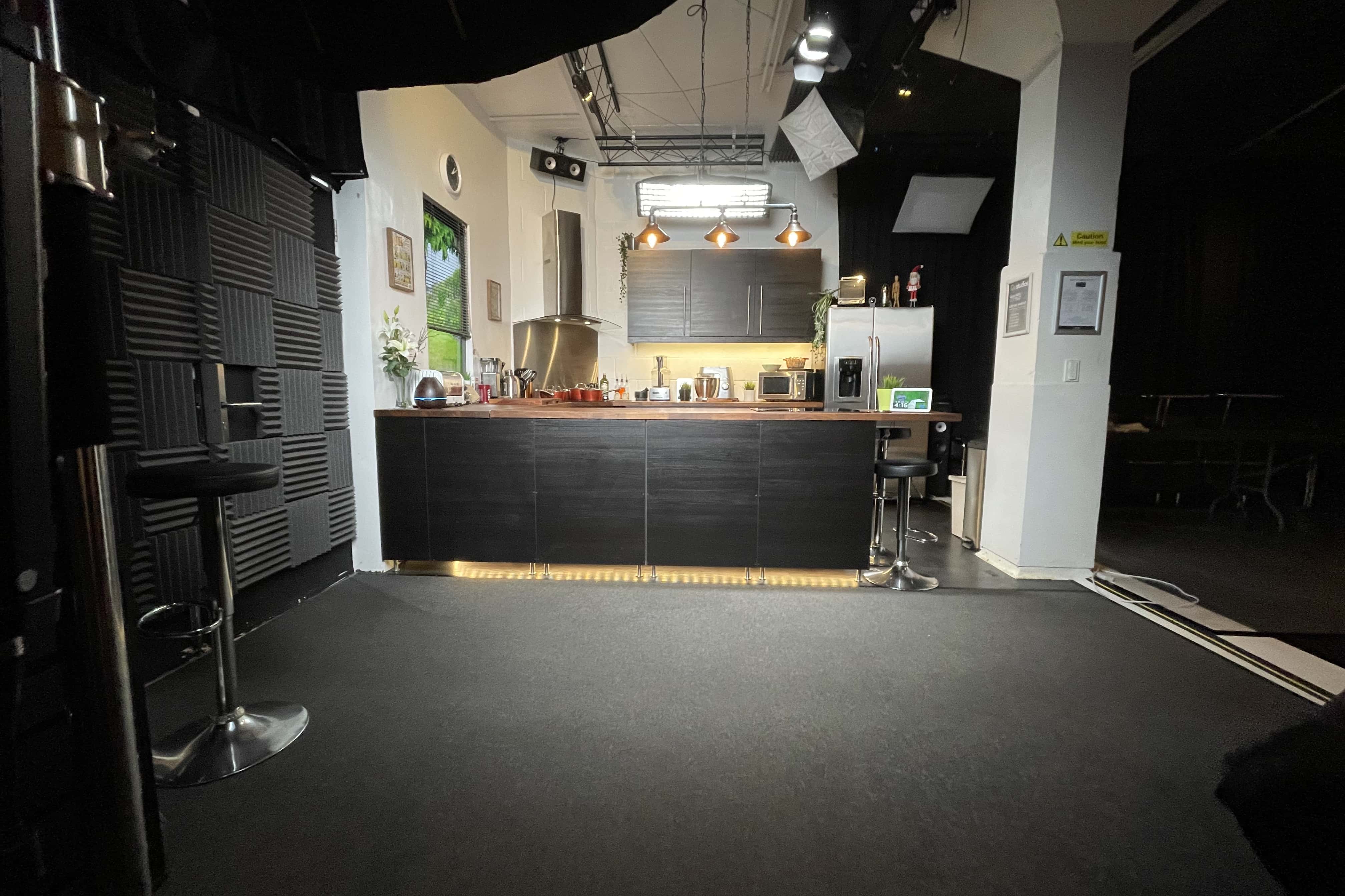 Studio One | Kitchen Set 4