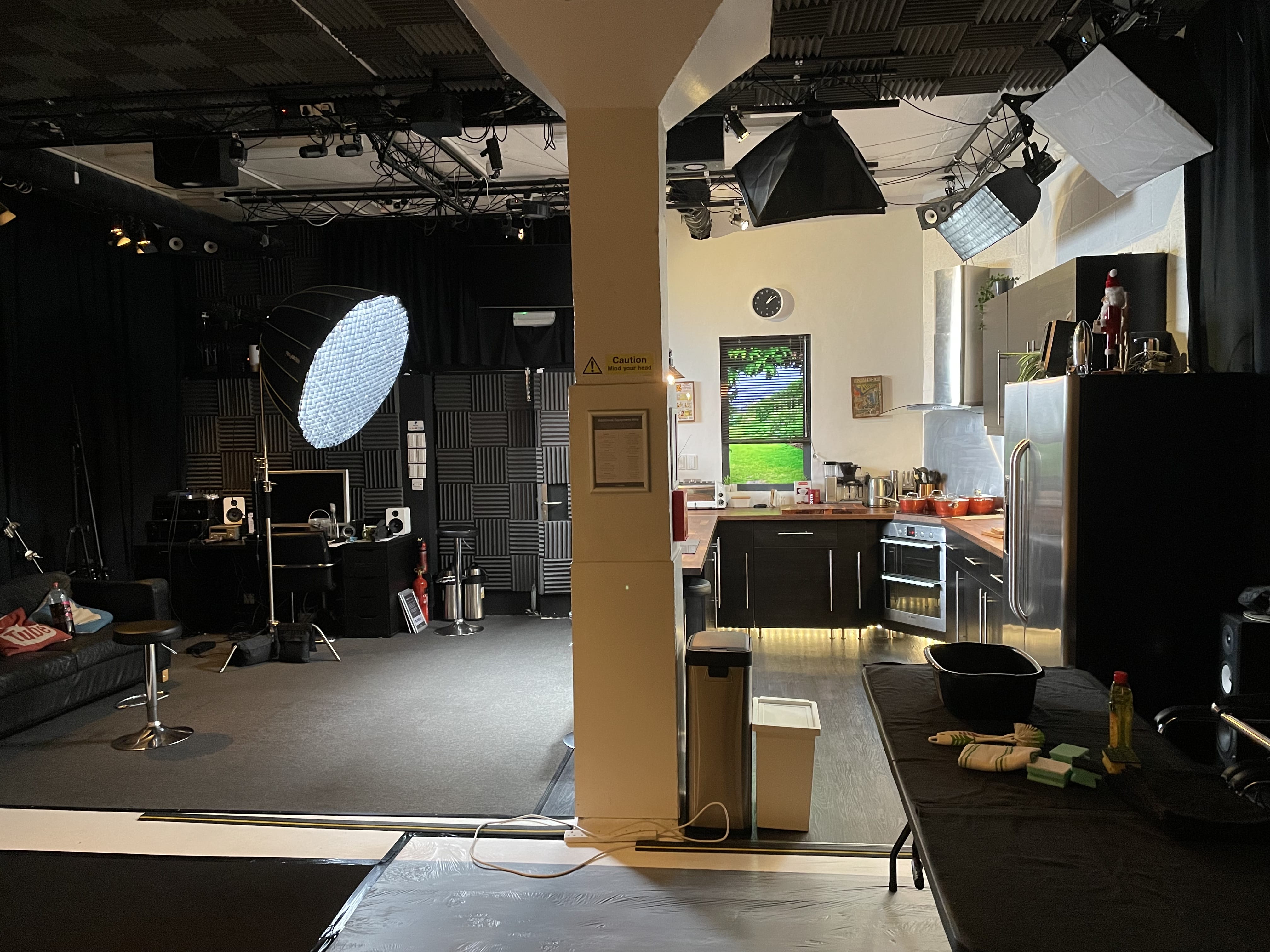 Studio One  |  Kitchen Set 2