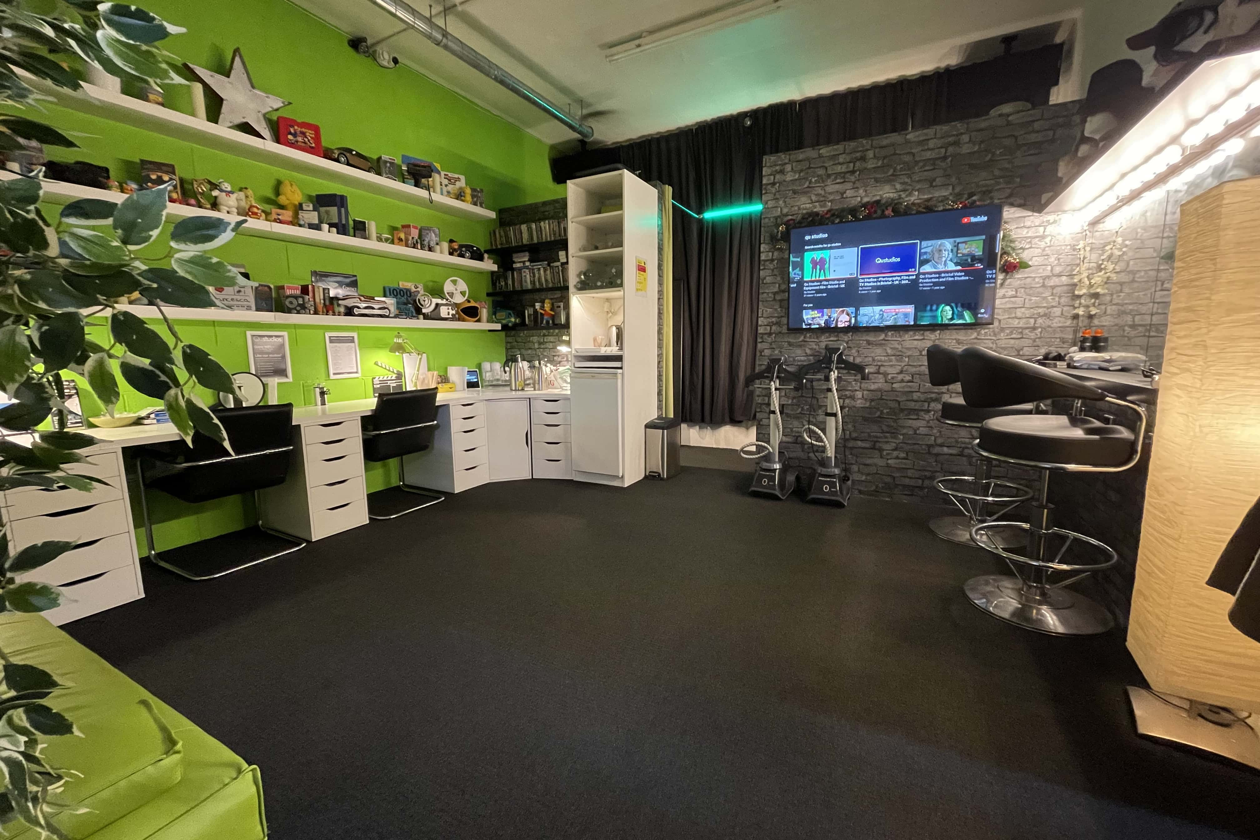 Studio Two | Green Screen Infinity Cove 11