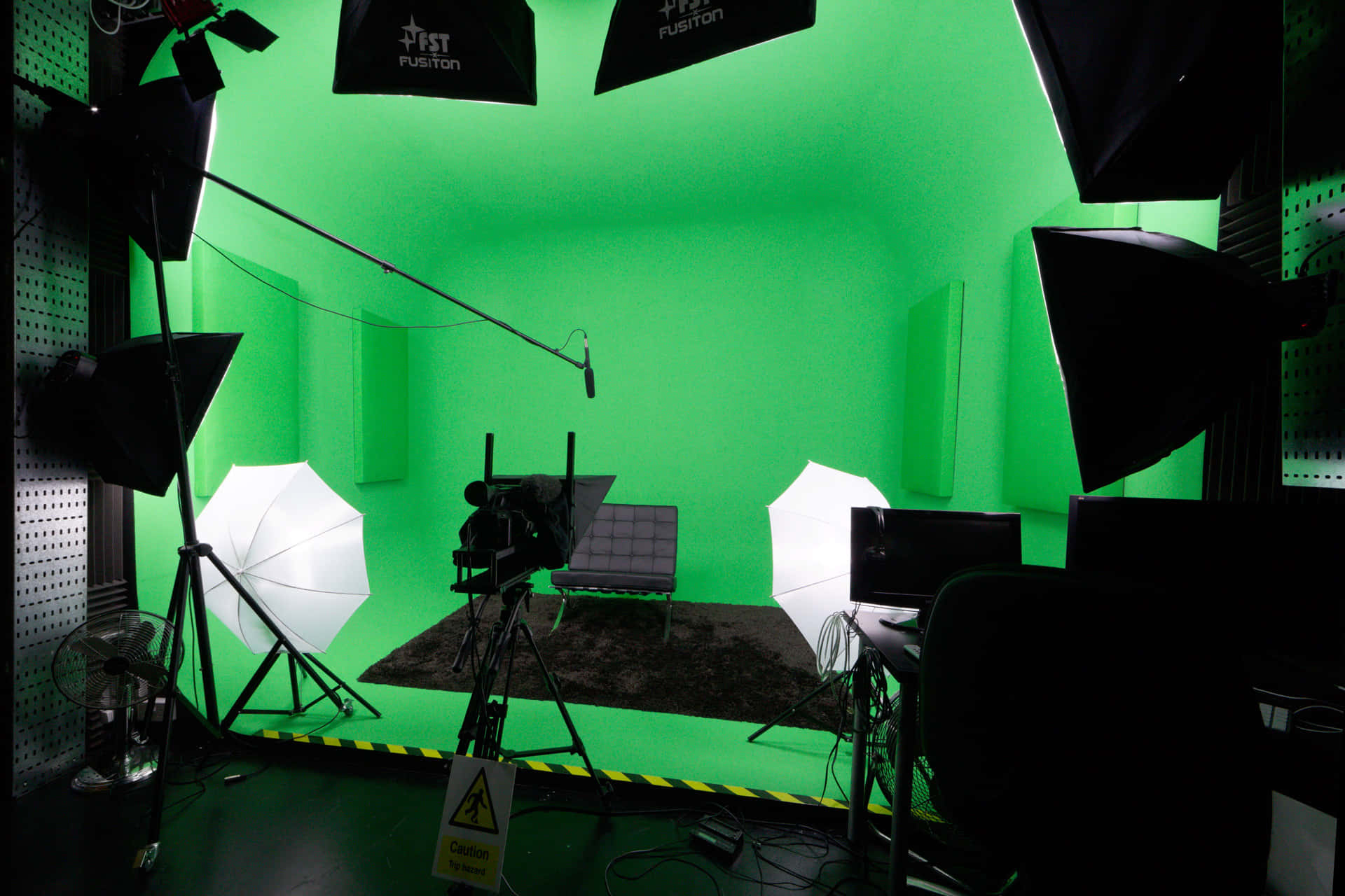 Studio Two | Green Screen Infinity Cove 0
