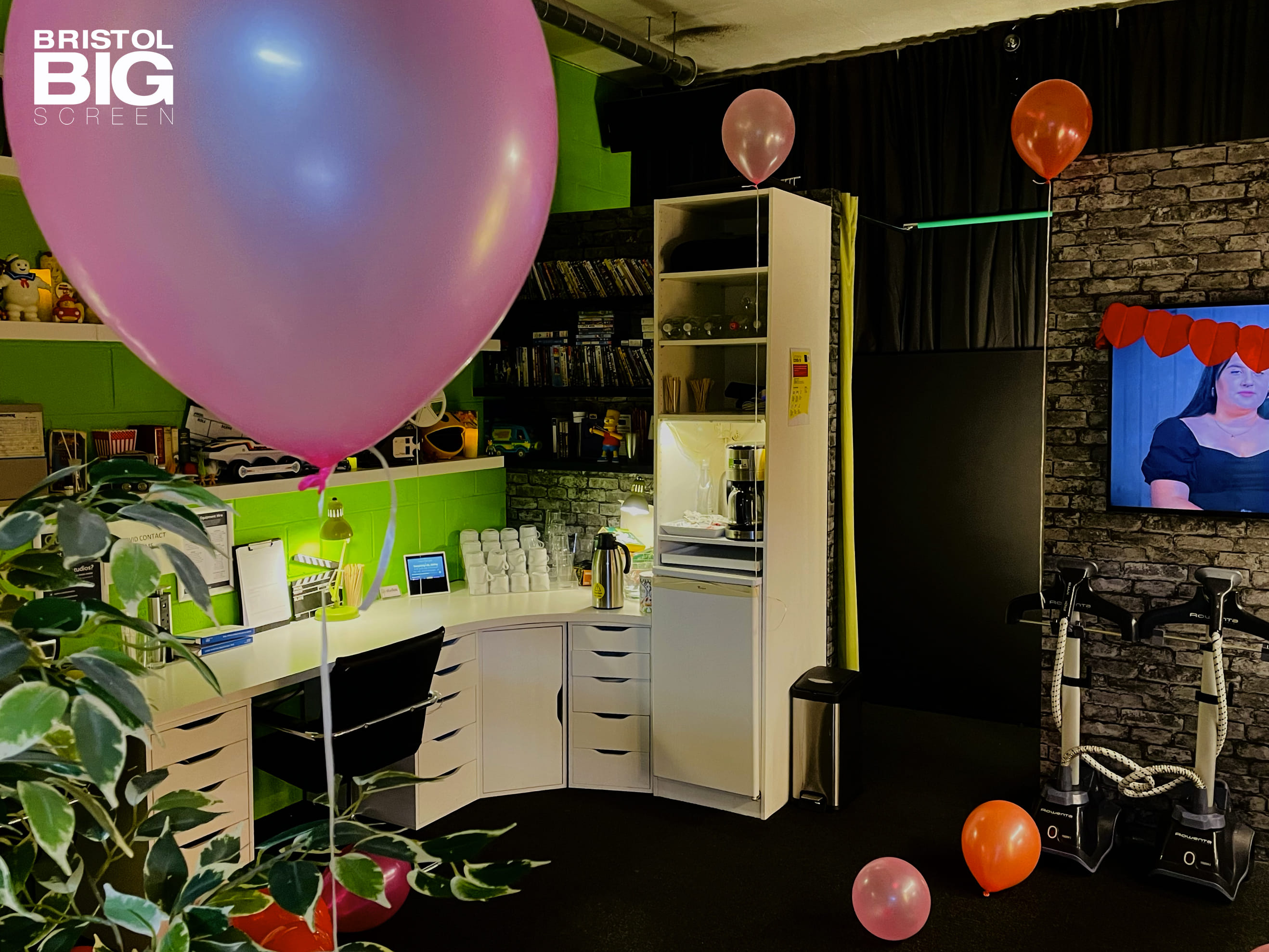 Bristol Big Screen: Screening Room | 200" 4K HDR10 3D Dolby Atmos 35