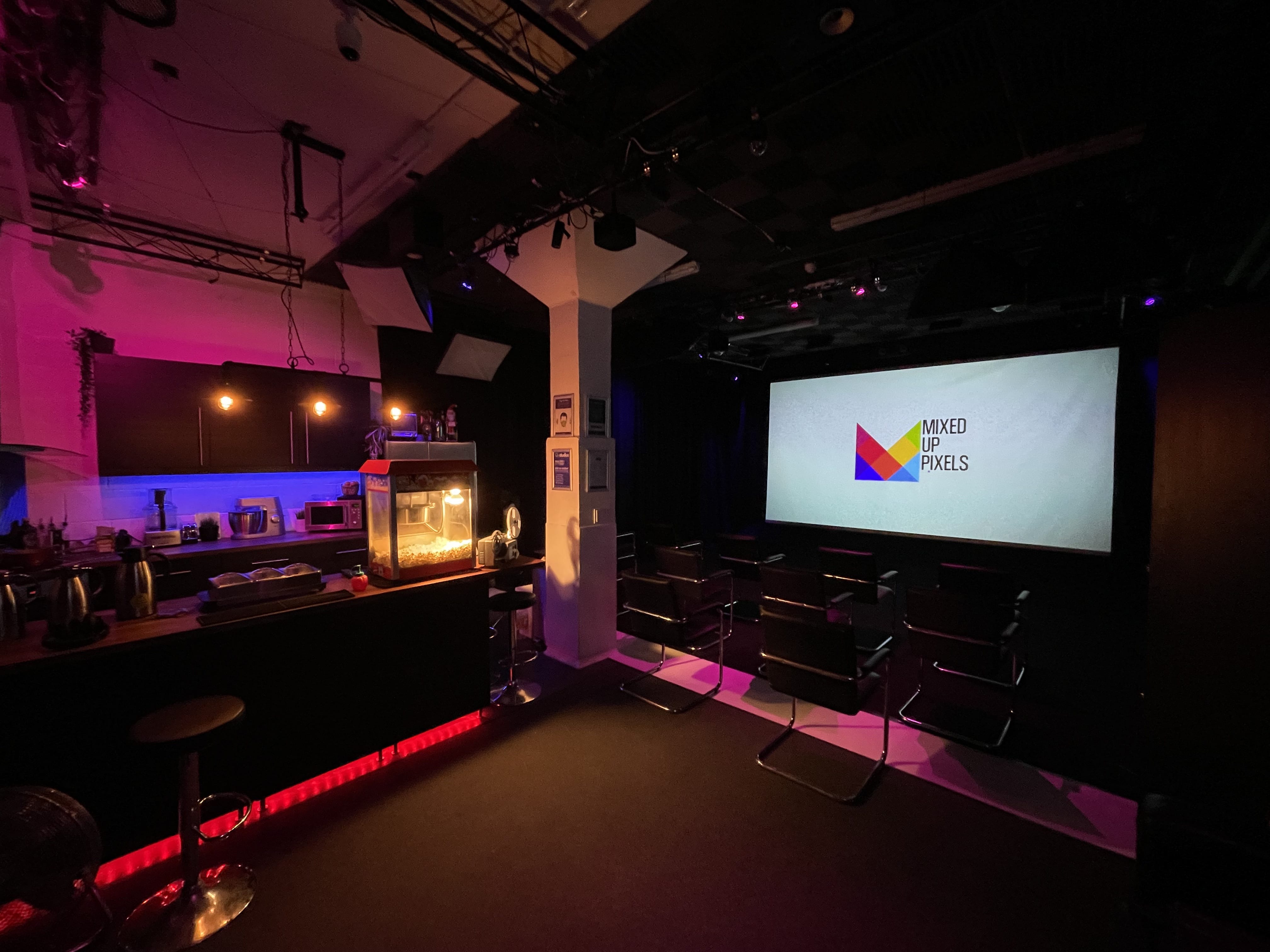 Bristol Big Screen: Screening Room | 200" 4K HDR10 3D Dolby Atmos 5