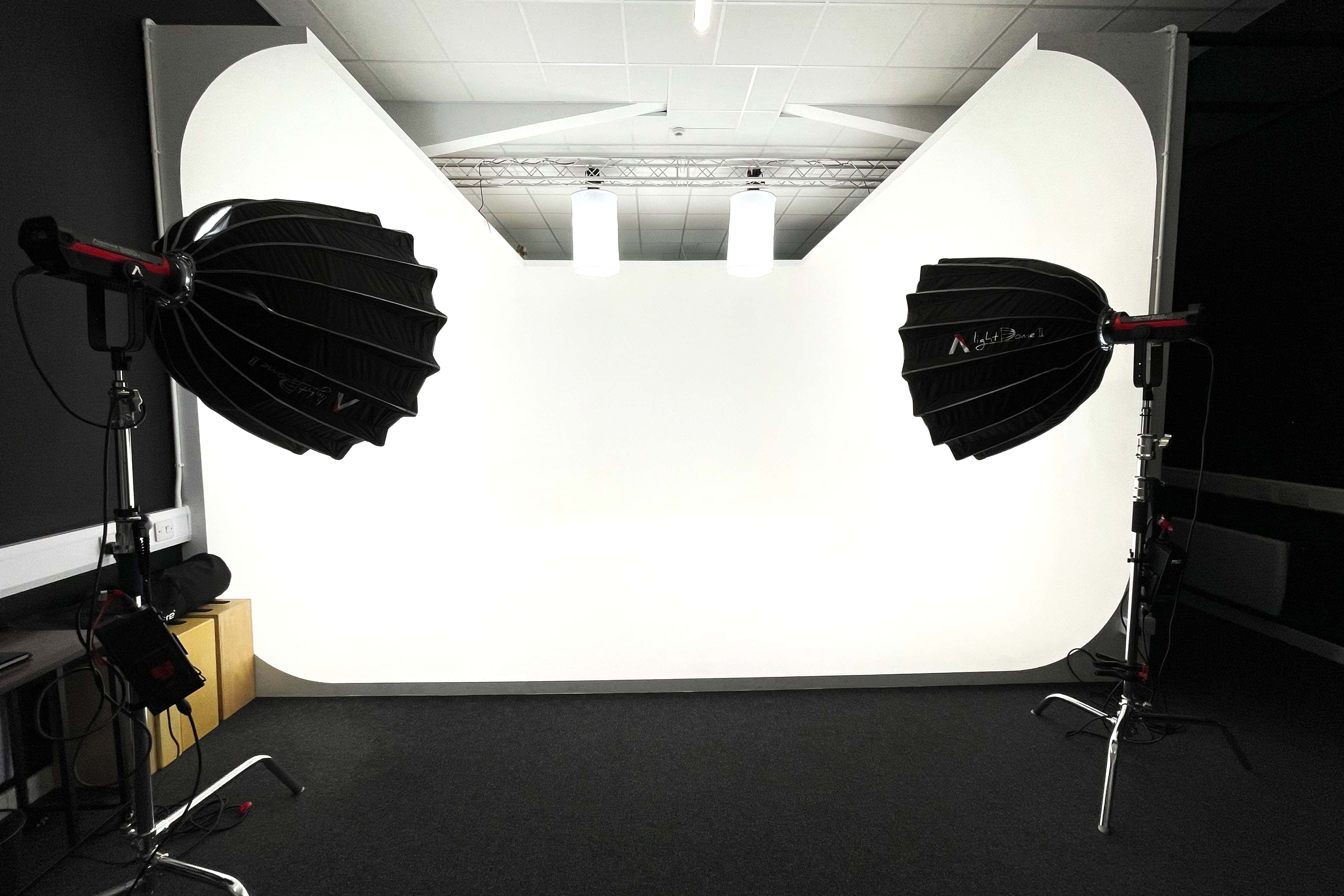 Summer Isle Studios 0