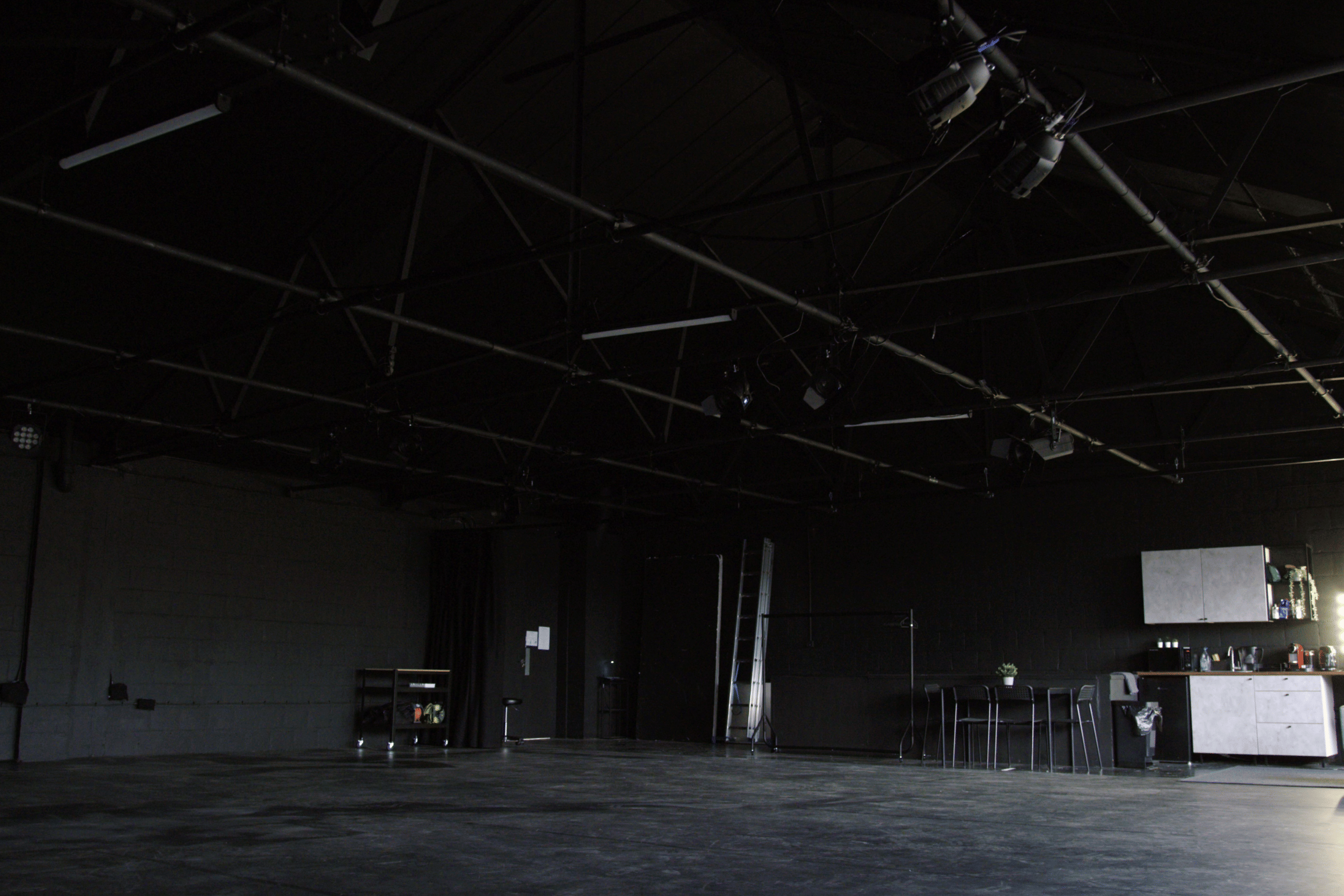 Klatch Studio - Studio 2: Black Box 3