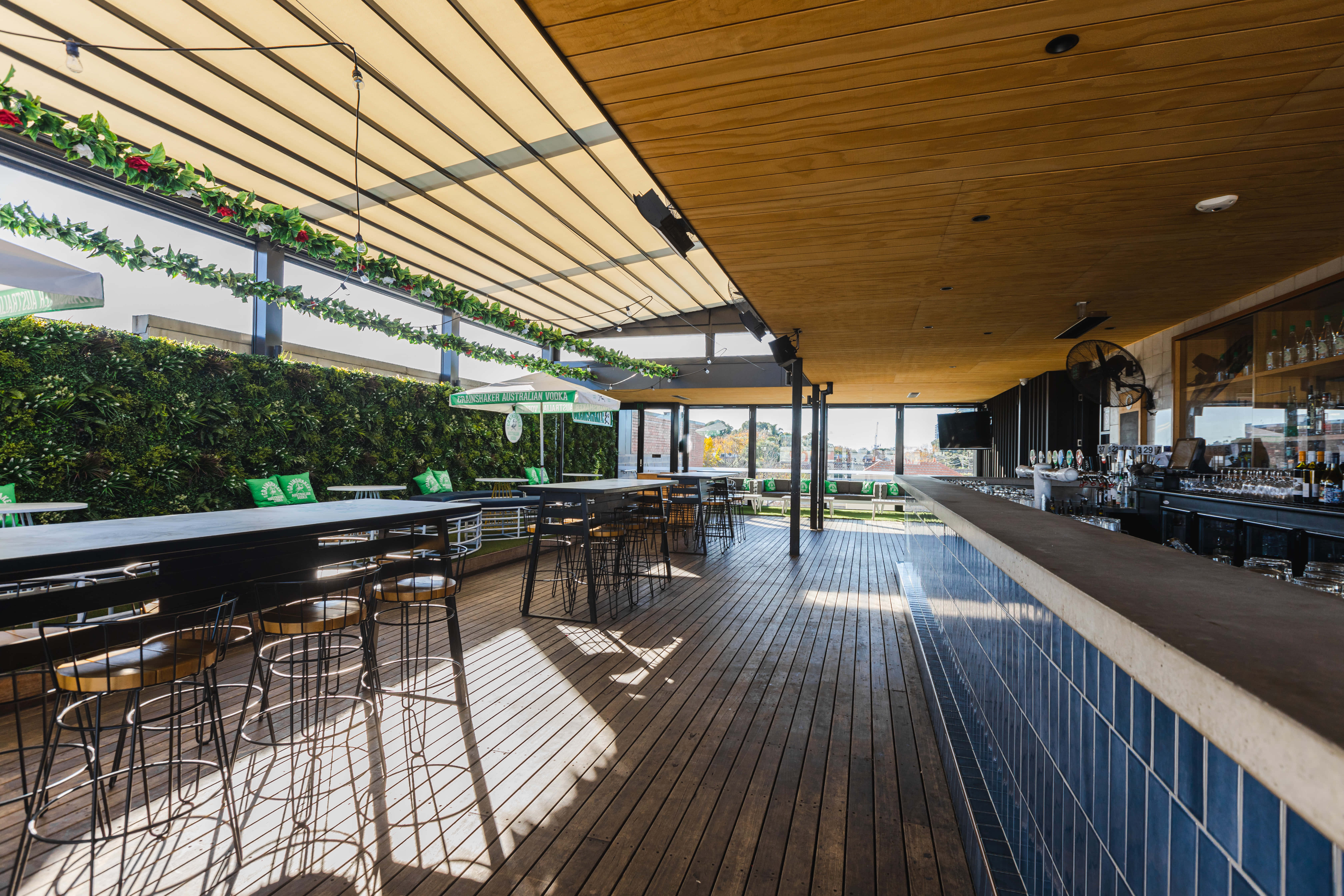 Rooftop Lounge and Bar 7