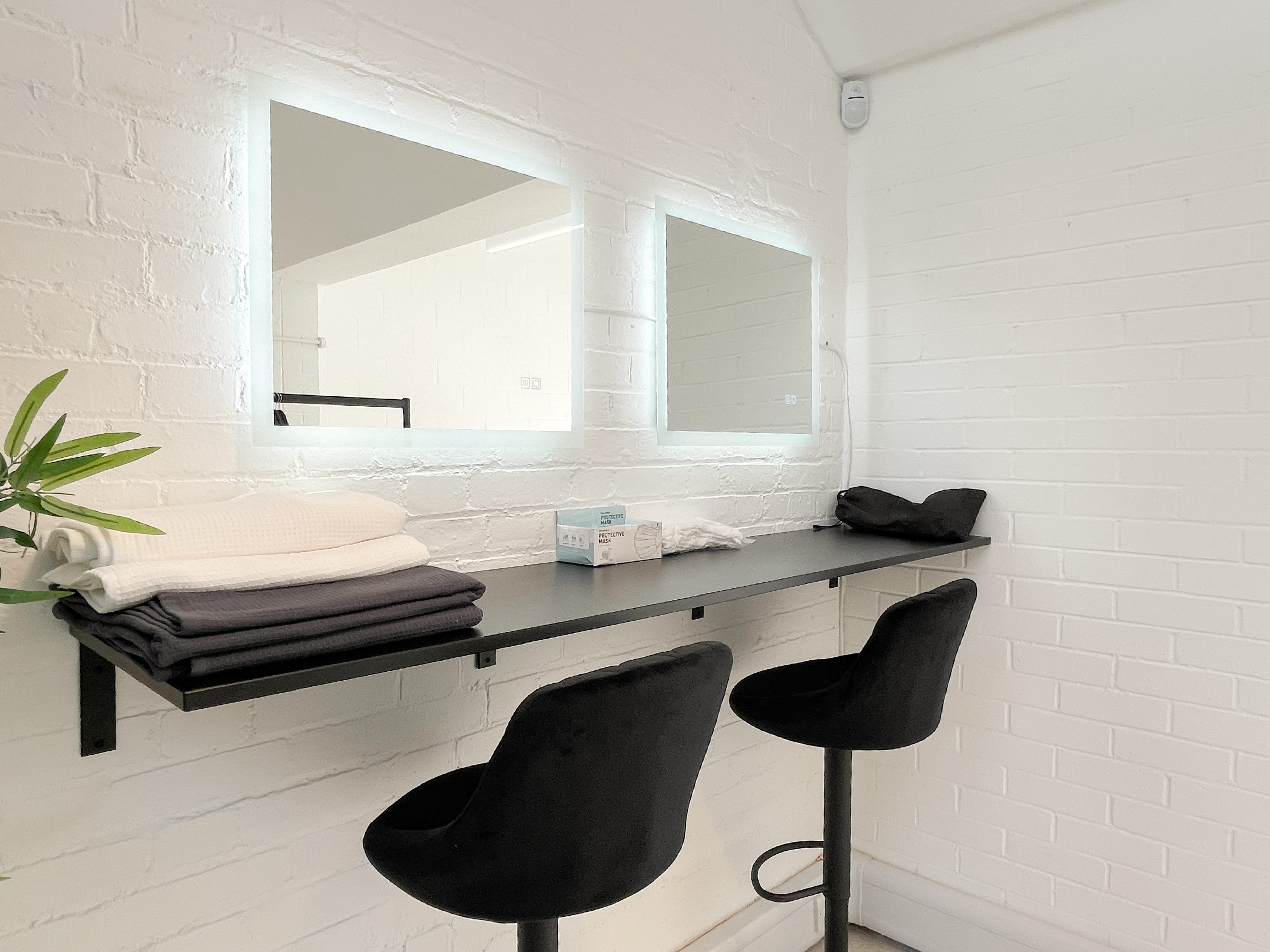 Everyangle Studio: Industrial Style Daylight Photo Studio in South West London 1