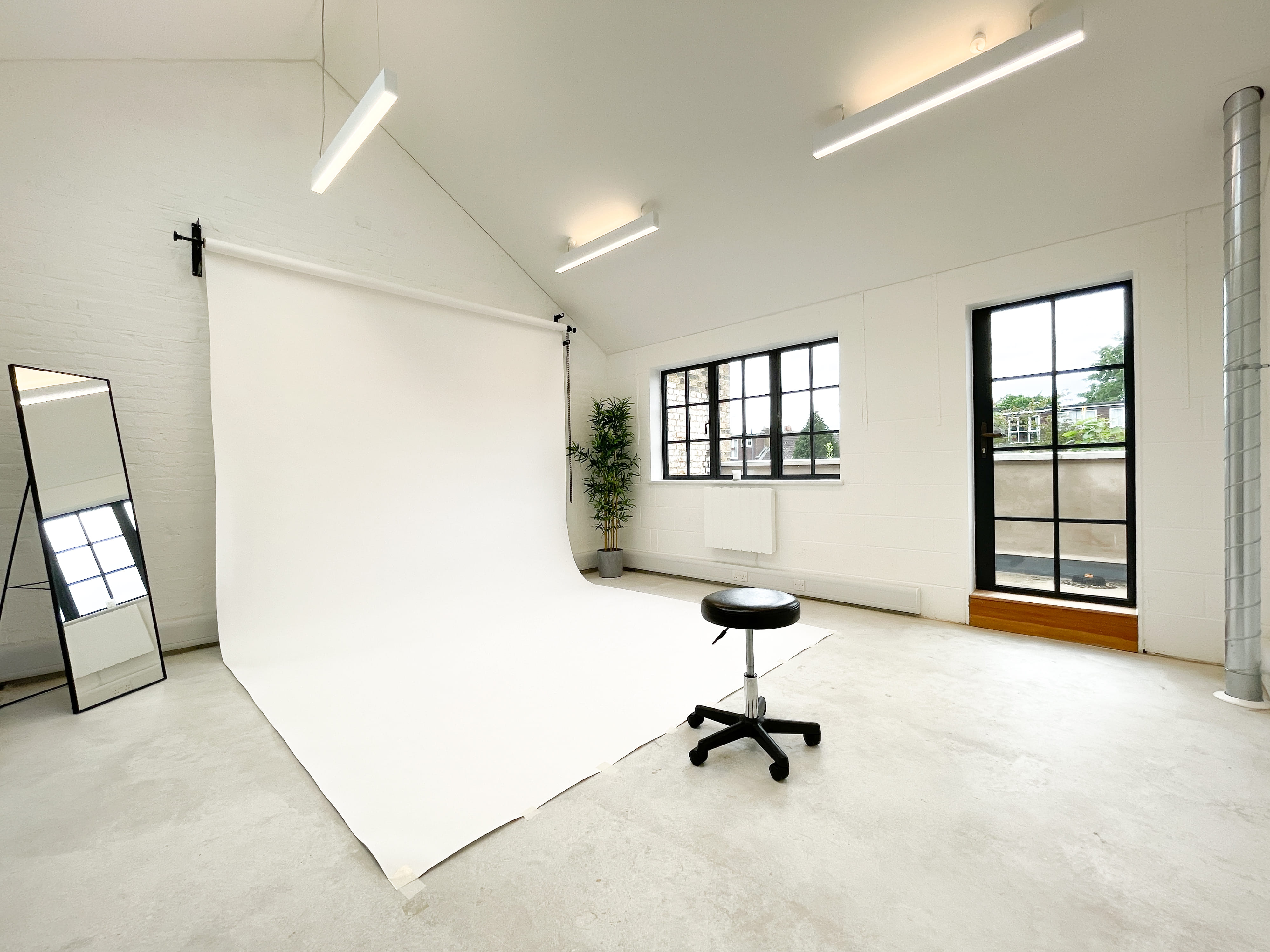 Everyangle Studio: Industrial Style Daylight Photo Studio in South West London 6
