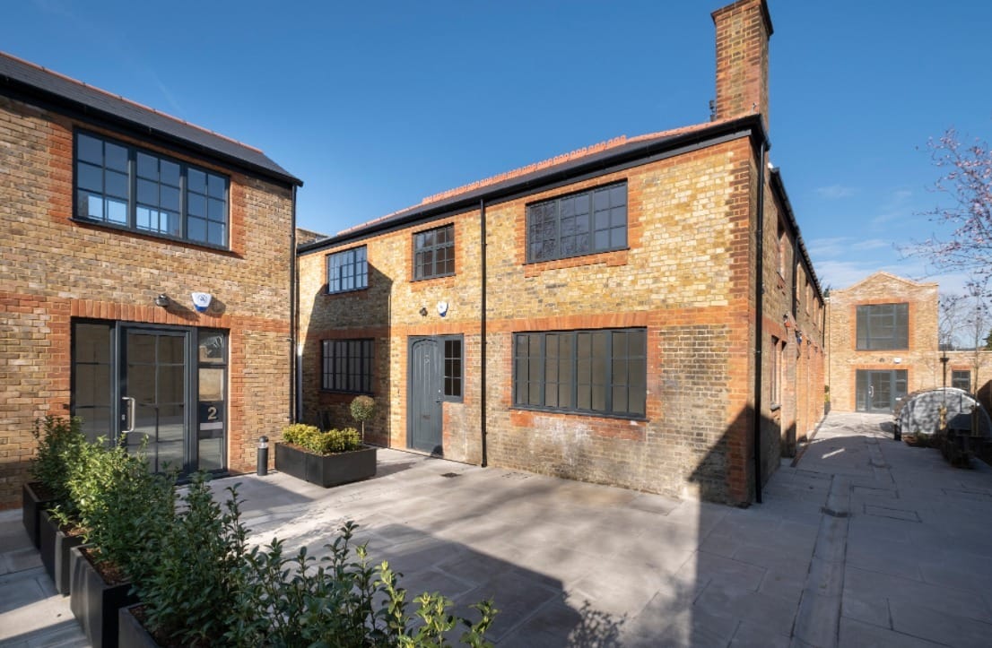 Everyangle Studio: Industrial Style Daylight Photo Studio in South West London 8