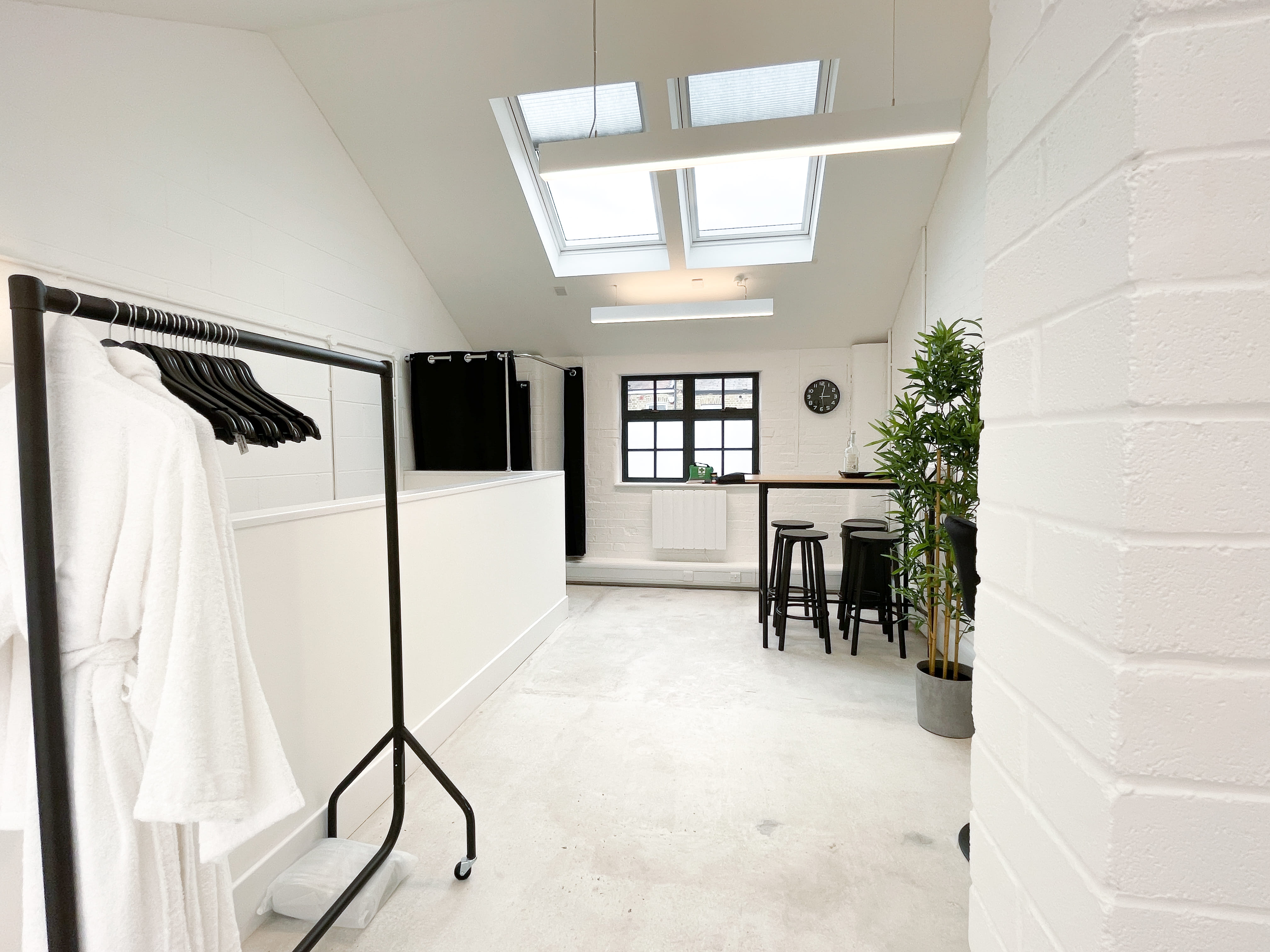 Everyangle Studio: Industrial Style Daylight Photo Studio in South West London 5