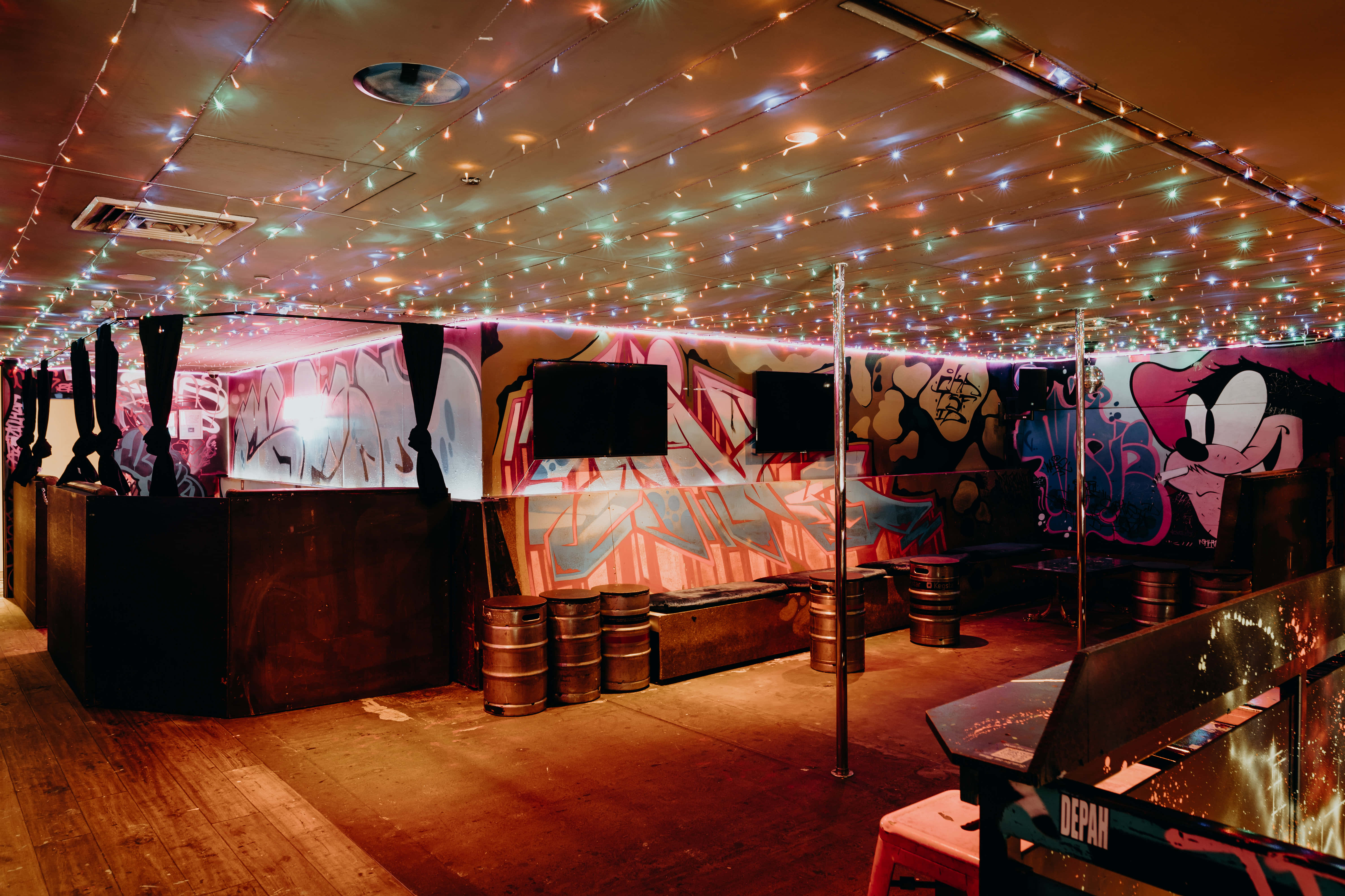 Mezzanine Hire + Versace VIP 0