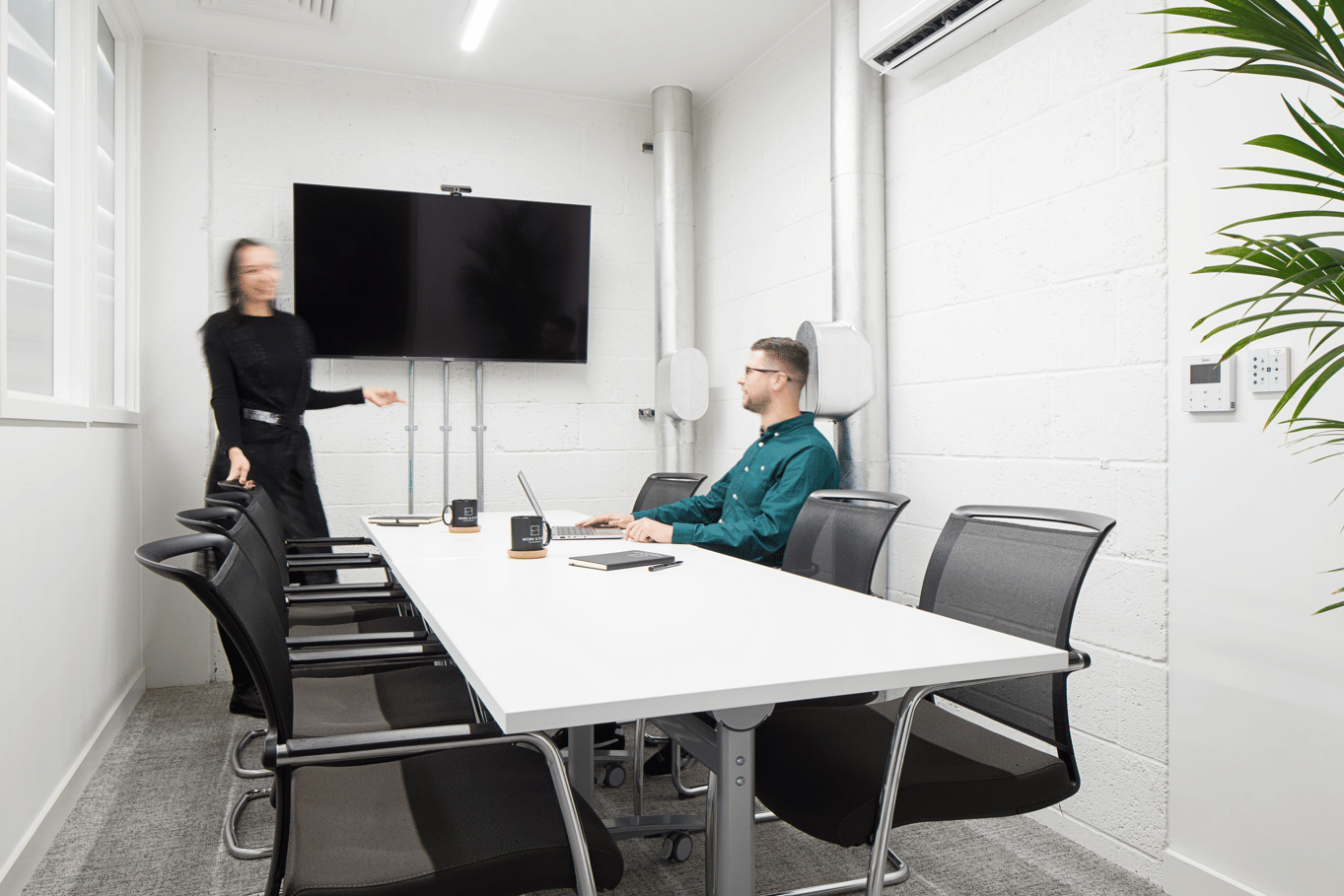 Work + Play . Meeting room 0