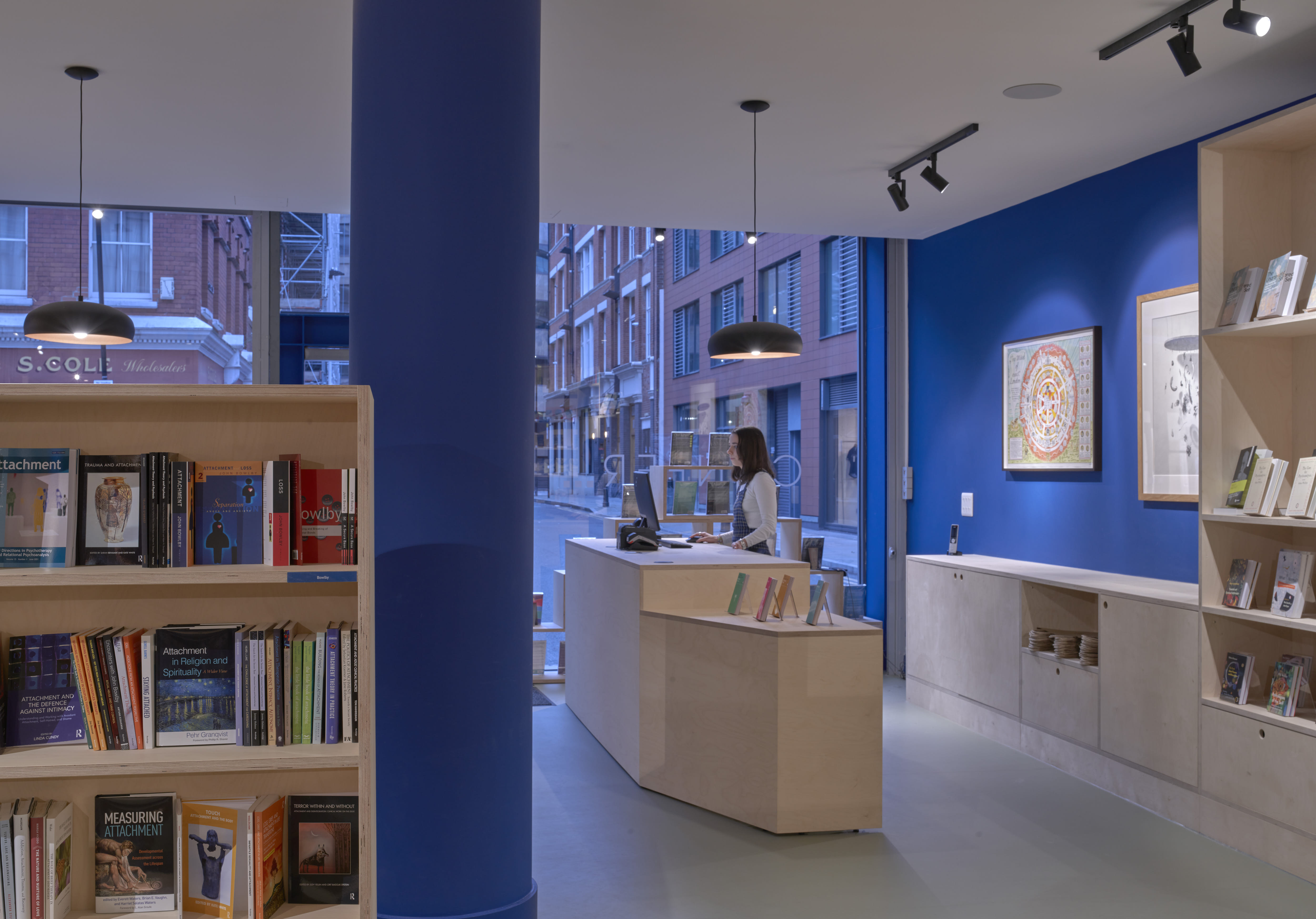 CONFER MEETING/CONFERENCE ROOM 4