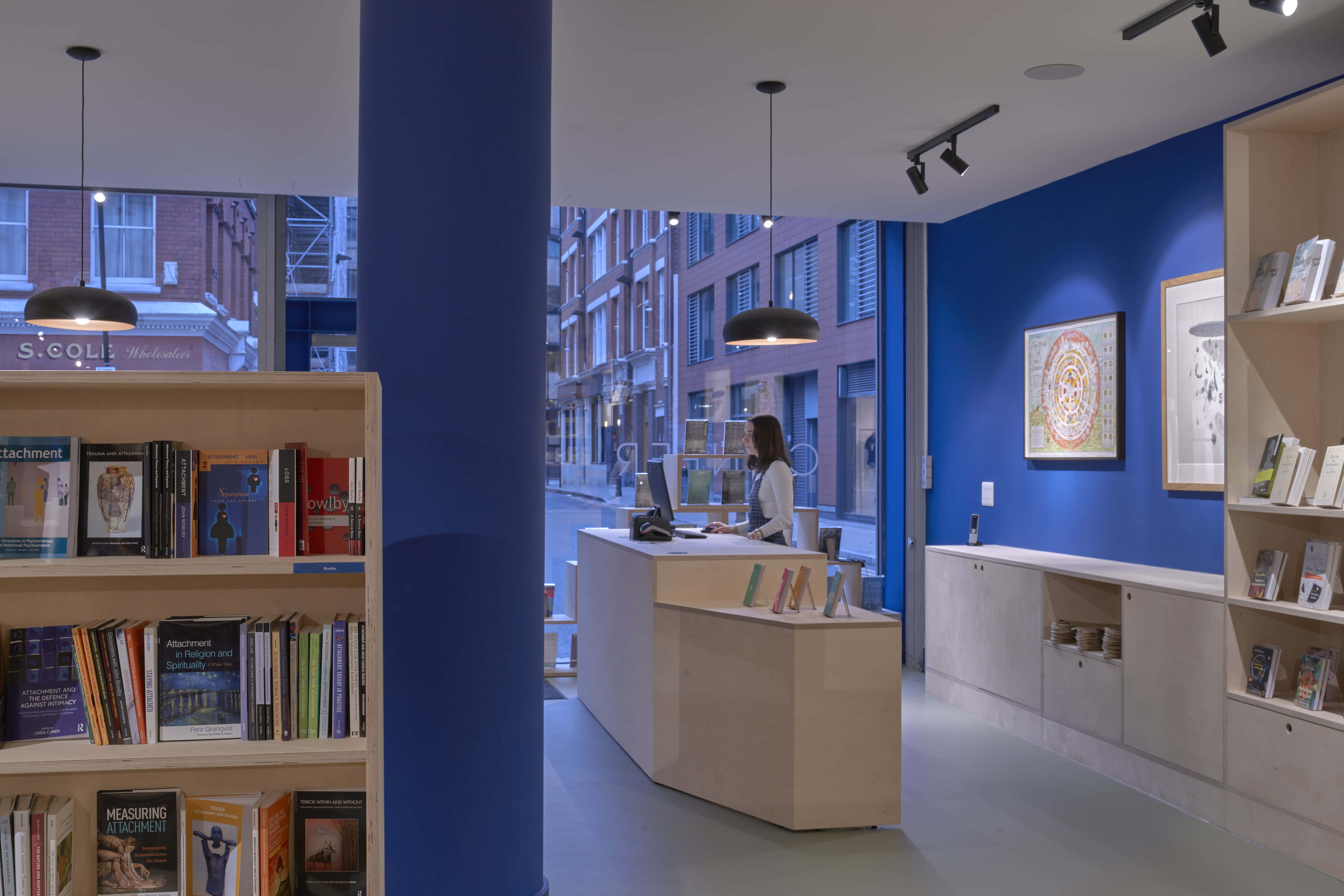 CONFER MEETING/CONFERENCE ROOM 4