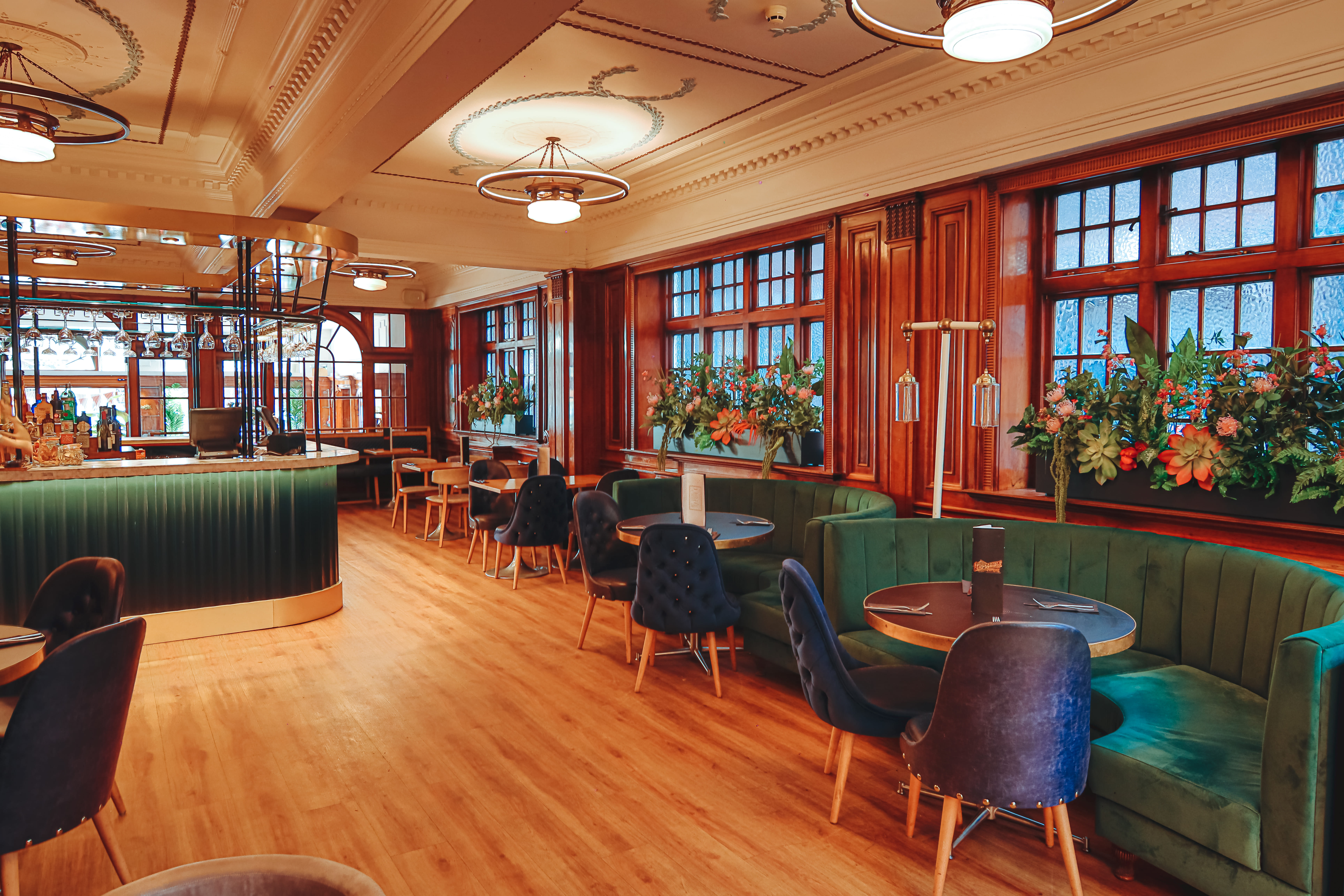 Impossible Bar & Restaurant 2