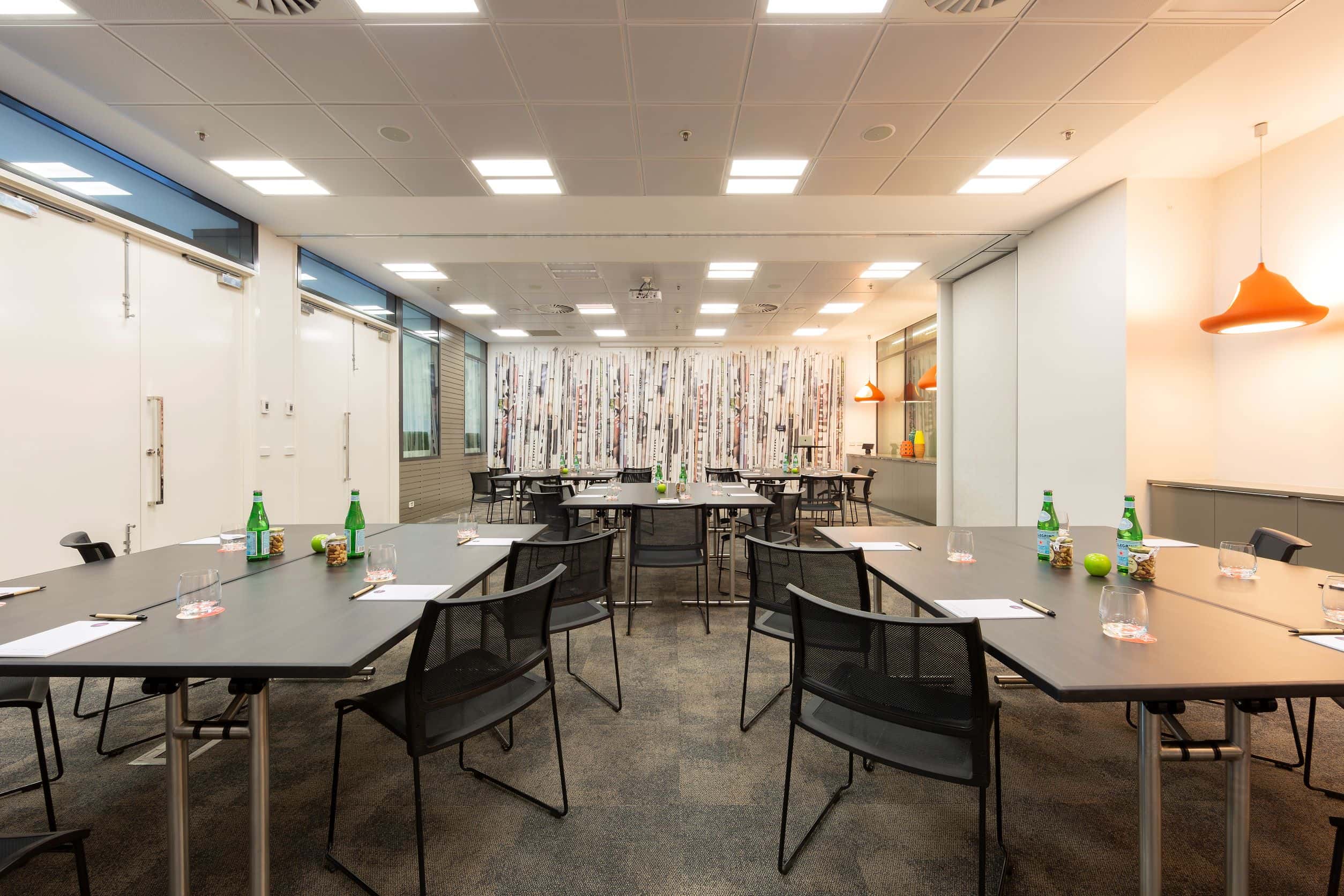 Daily Chronicle Room 1