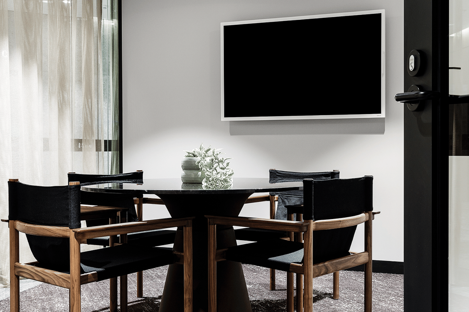 TI - Discussion Room 0