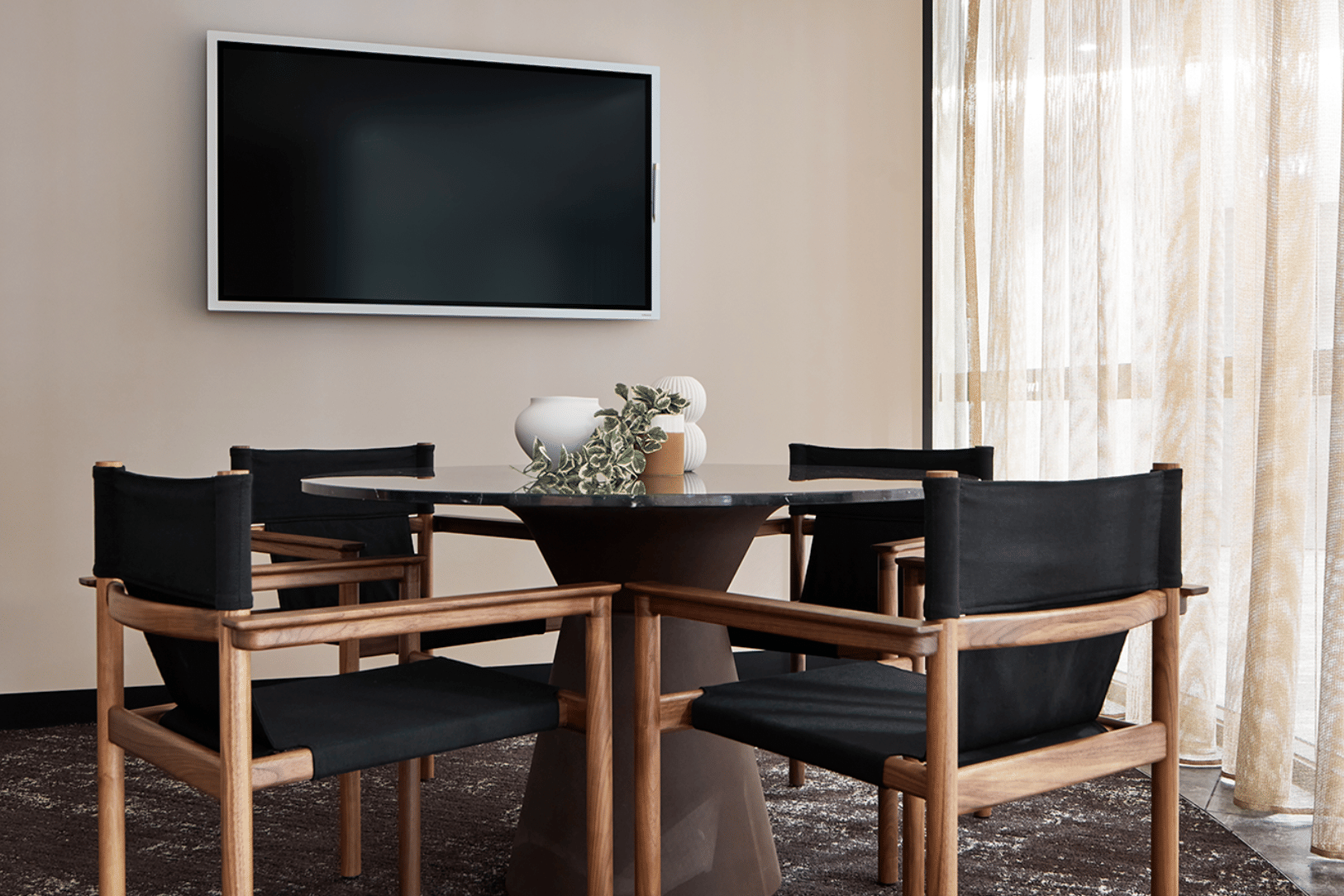 ELLEVE - Discussion Room 0