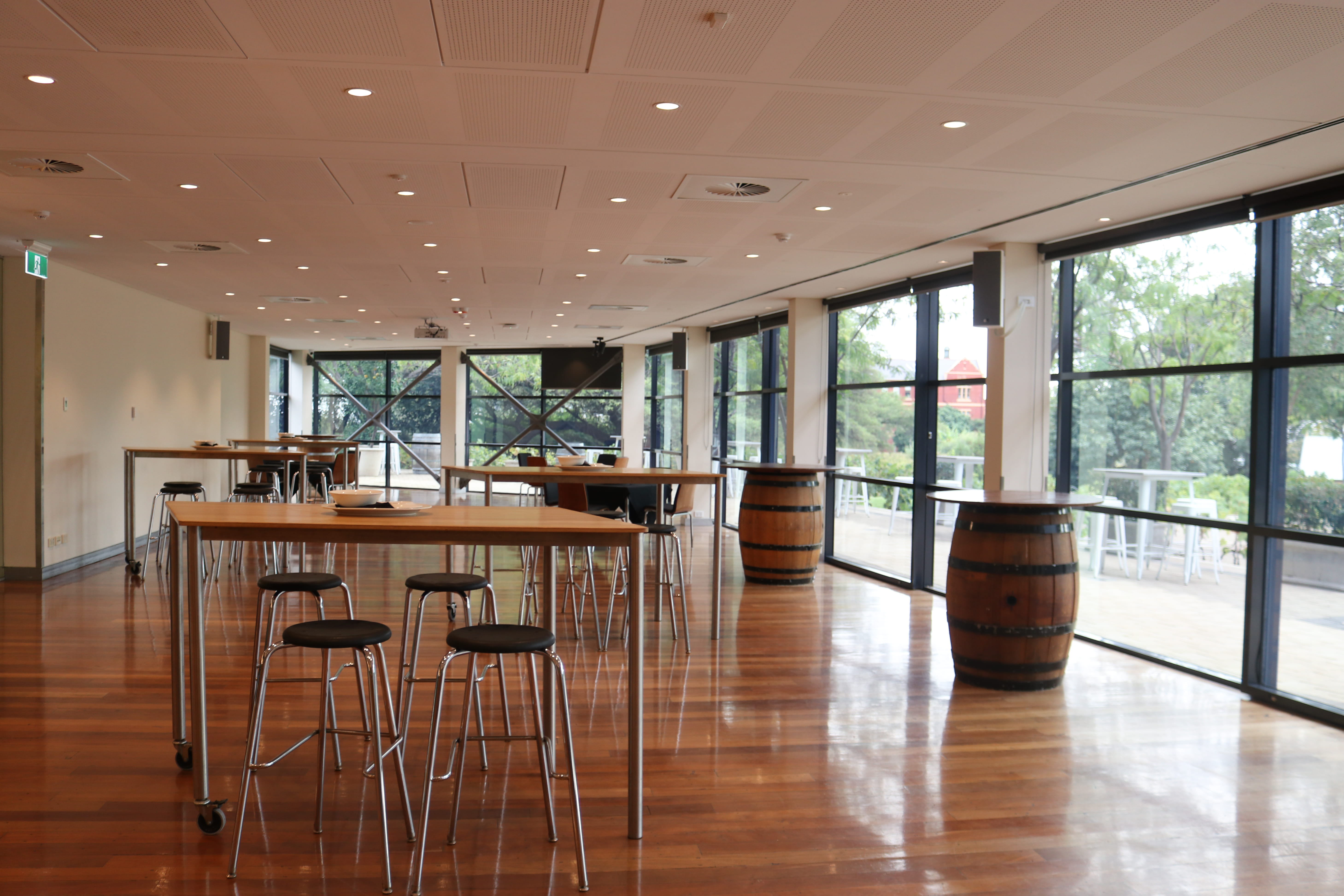 Vines Room & Terrace 1