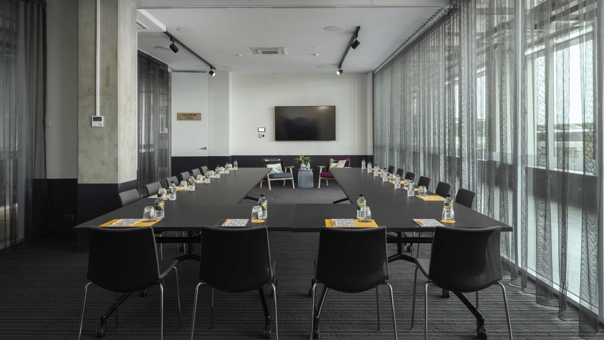 Hudson Fysh & Thomas Baker