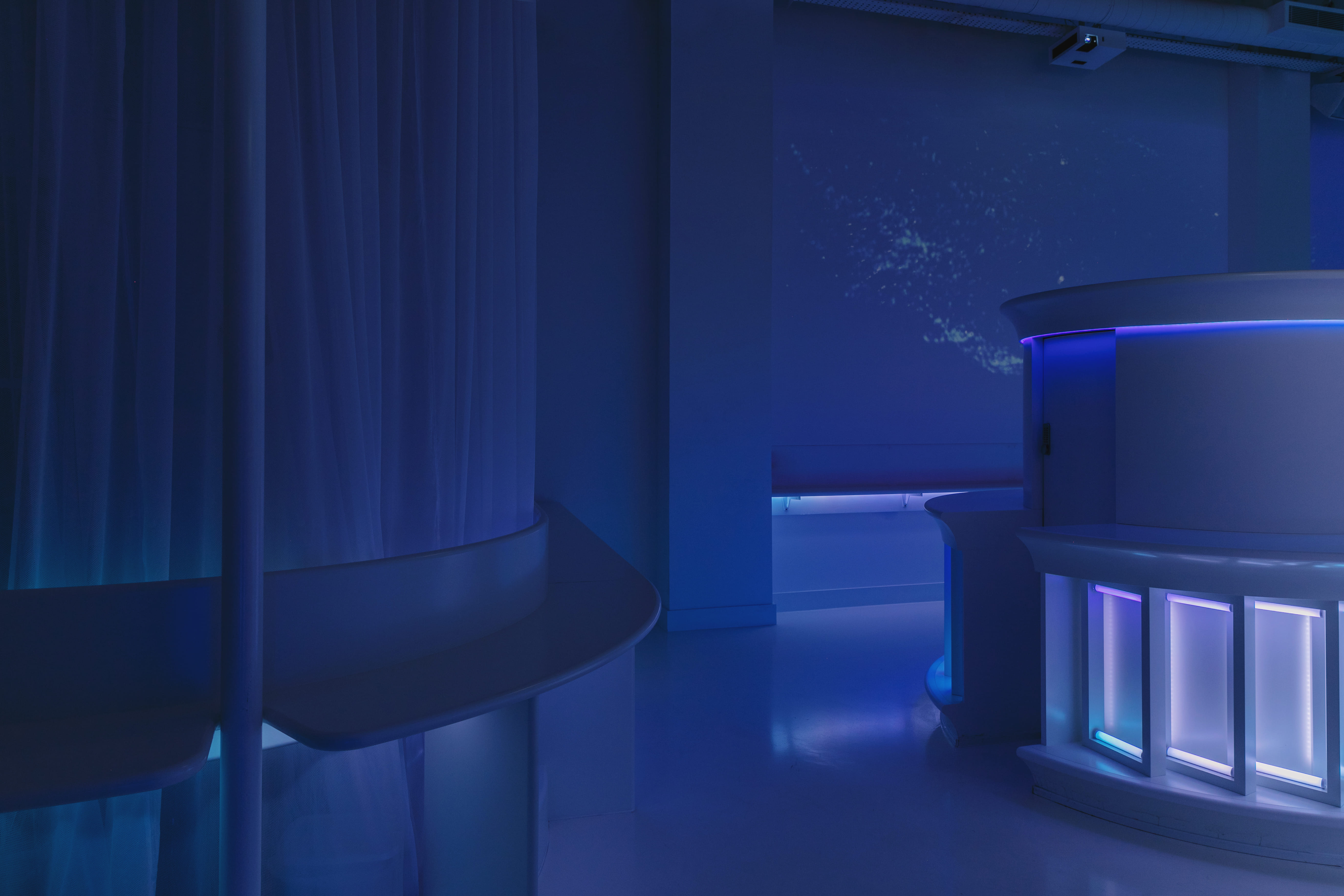 Immersive bar & event space with VR setup 4