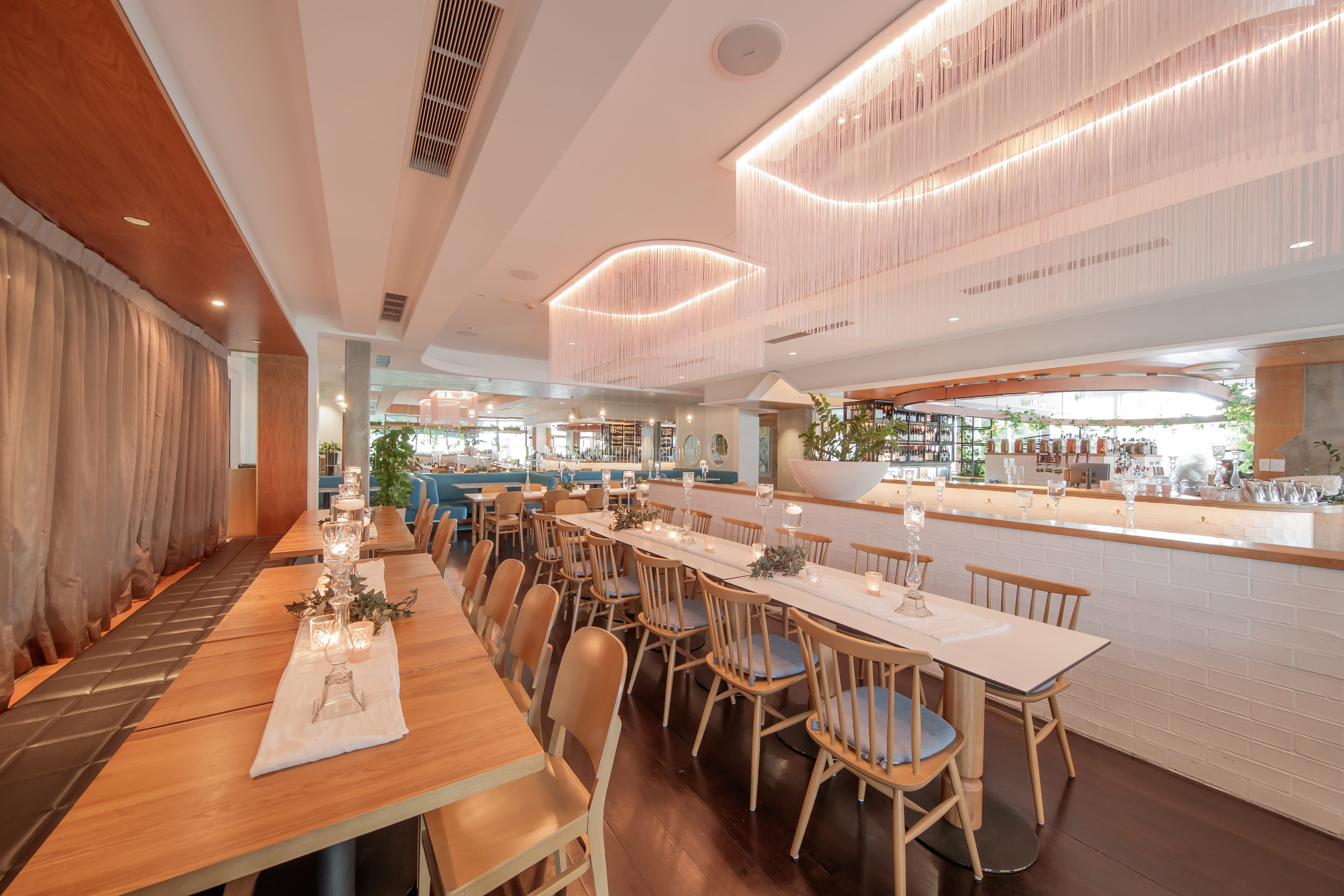 Restaurant & Main Bar 1