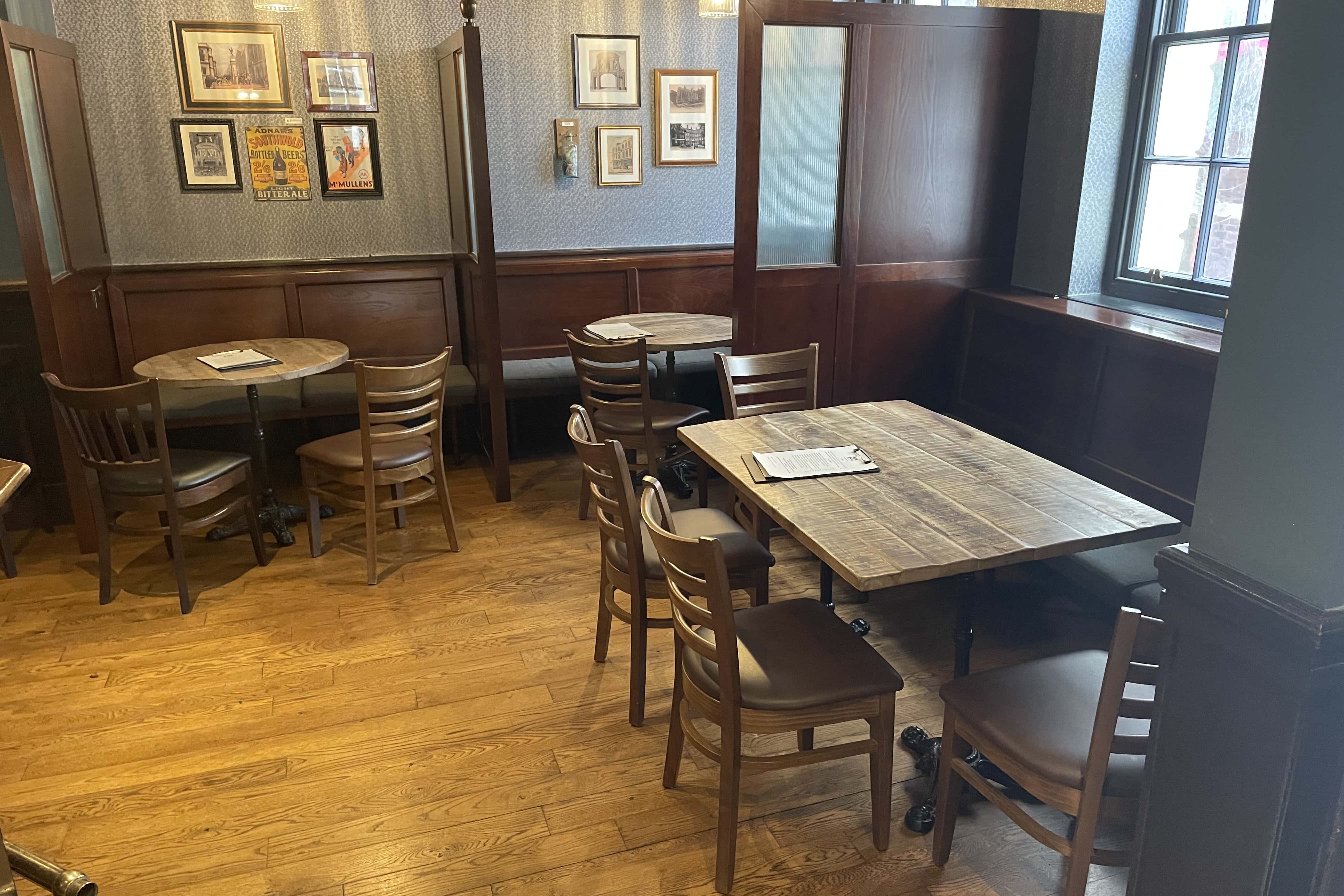 The Devereux public House Private Hire 6