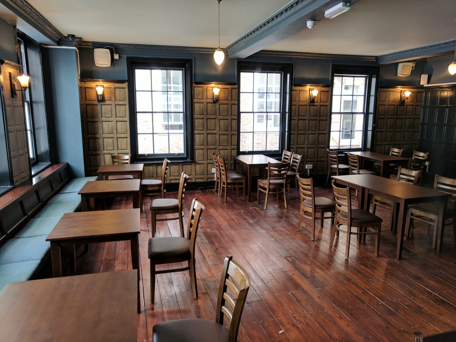 The Devereux public House Private Hire 4