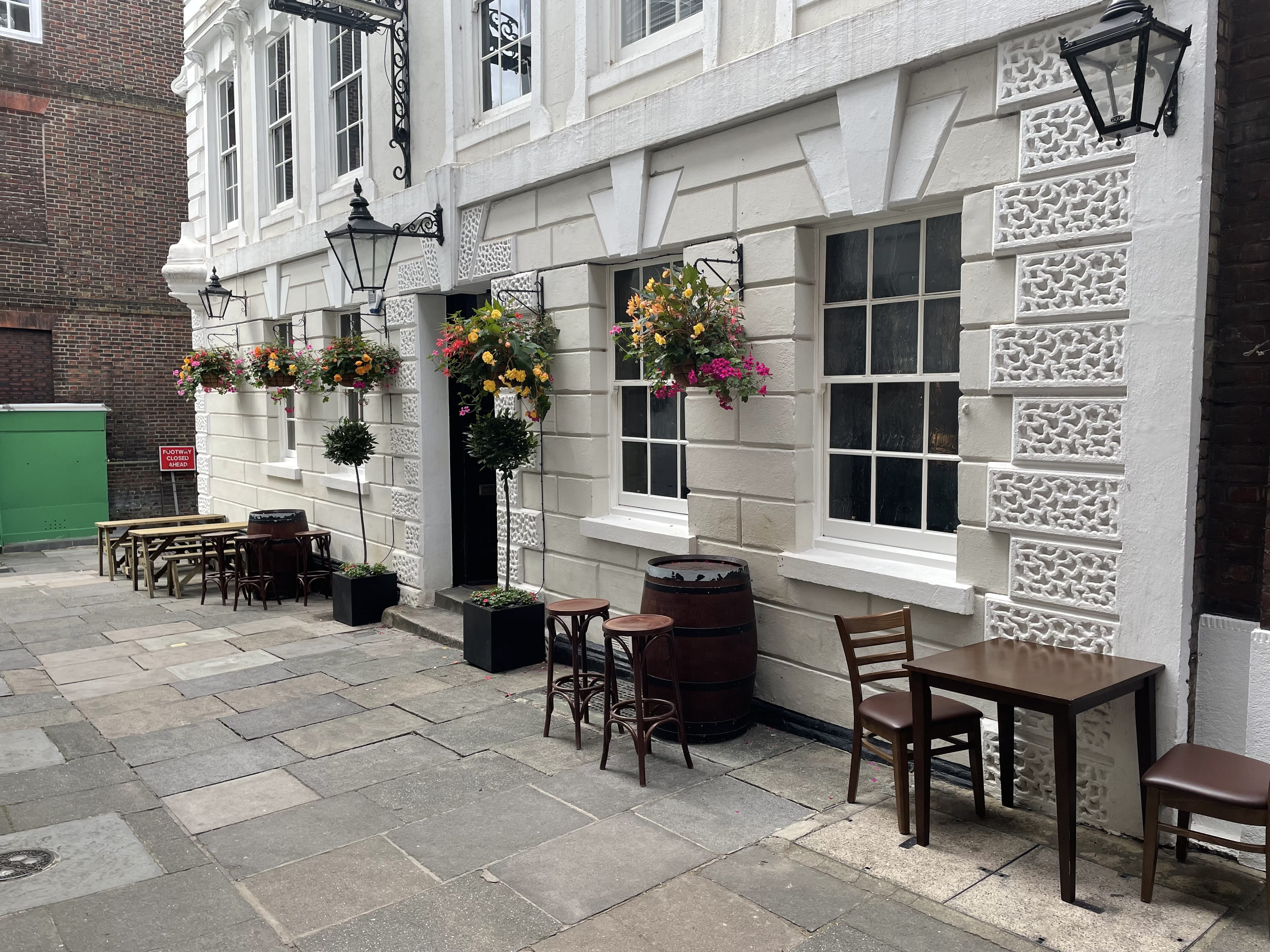 The Devereux public House Private Hire 10