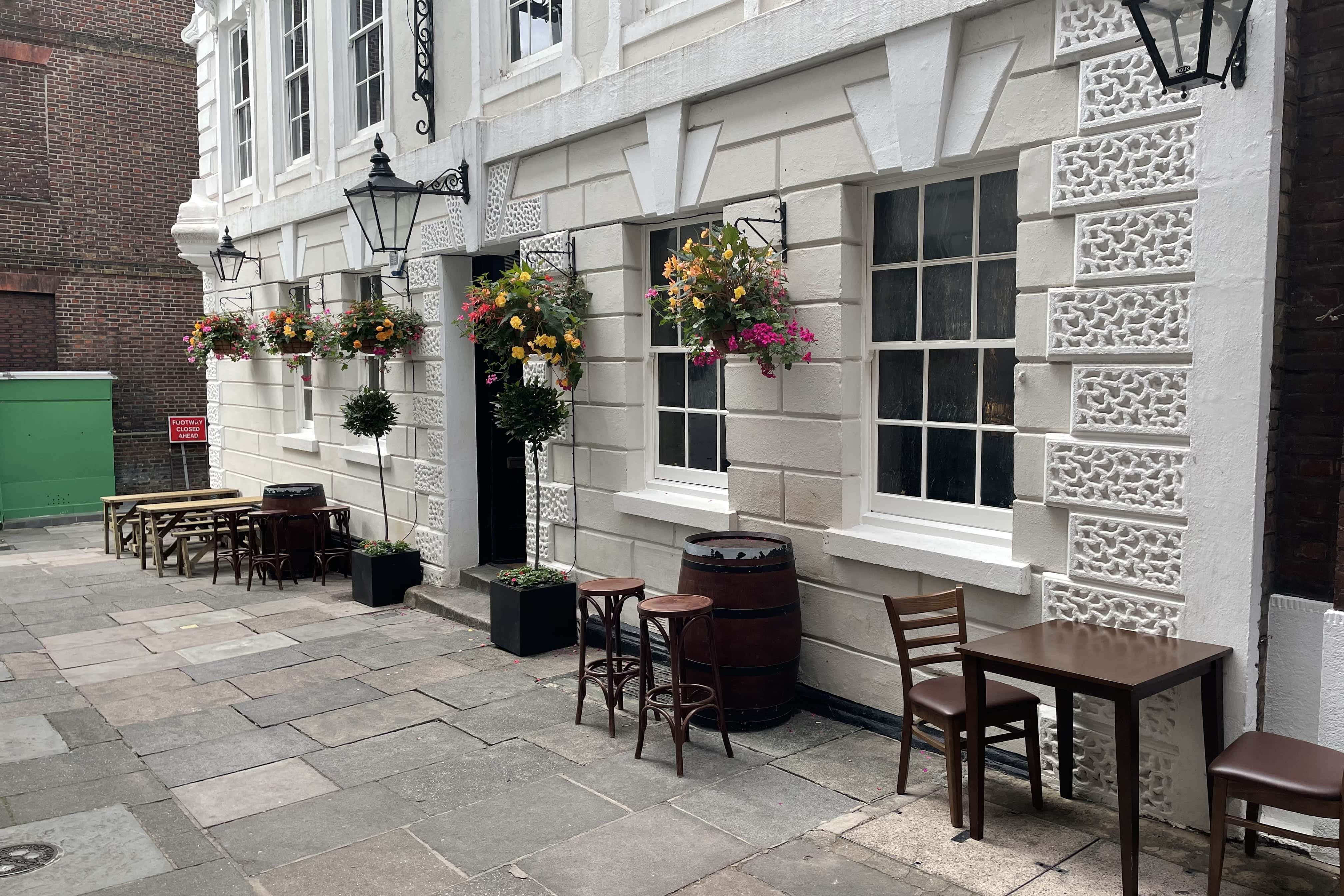 The Devereux public House Private Hire 10