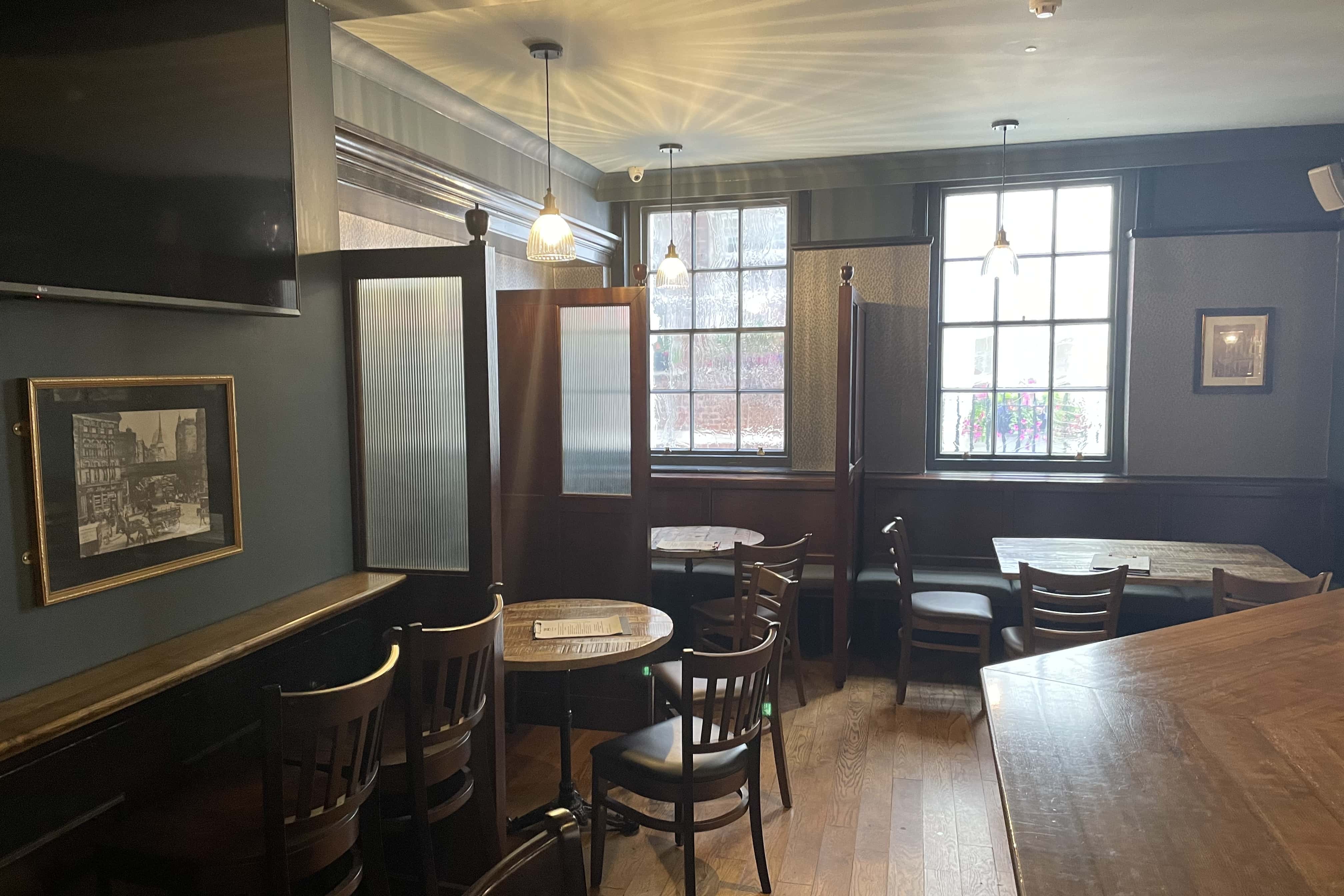 The Devereux public House Private Hire 8