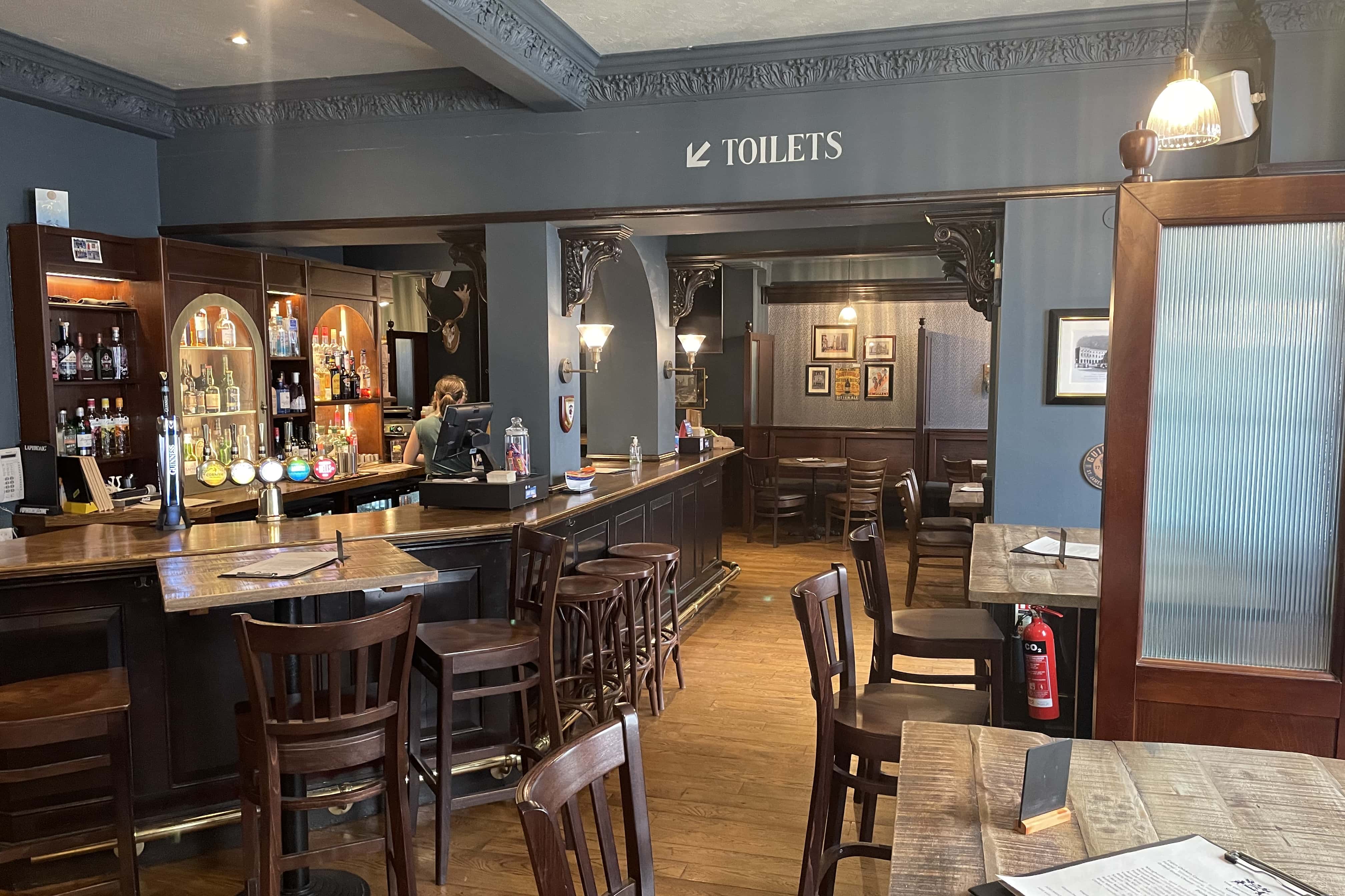 The Devereux public House Private Hire 0