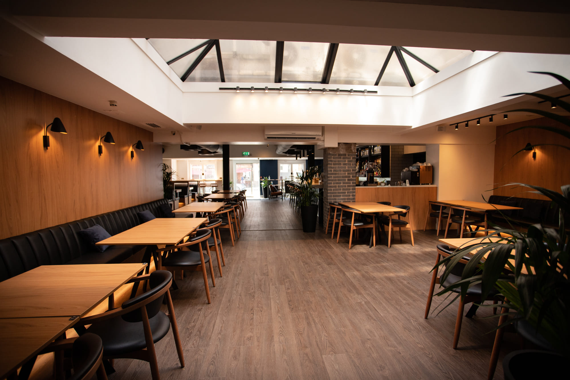 Jojo Lounge Bar & Restaurant 2