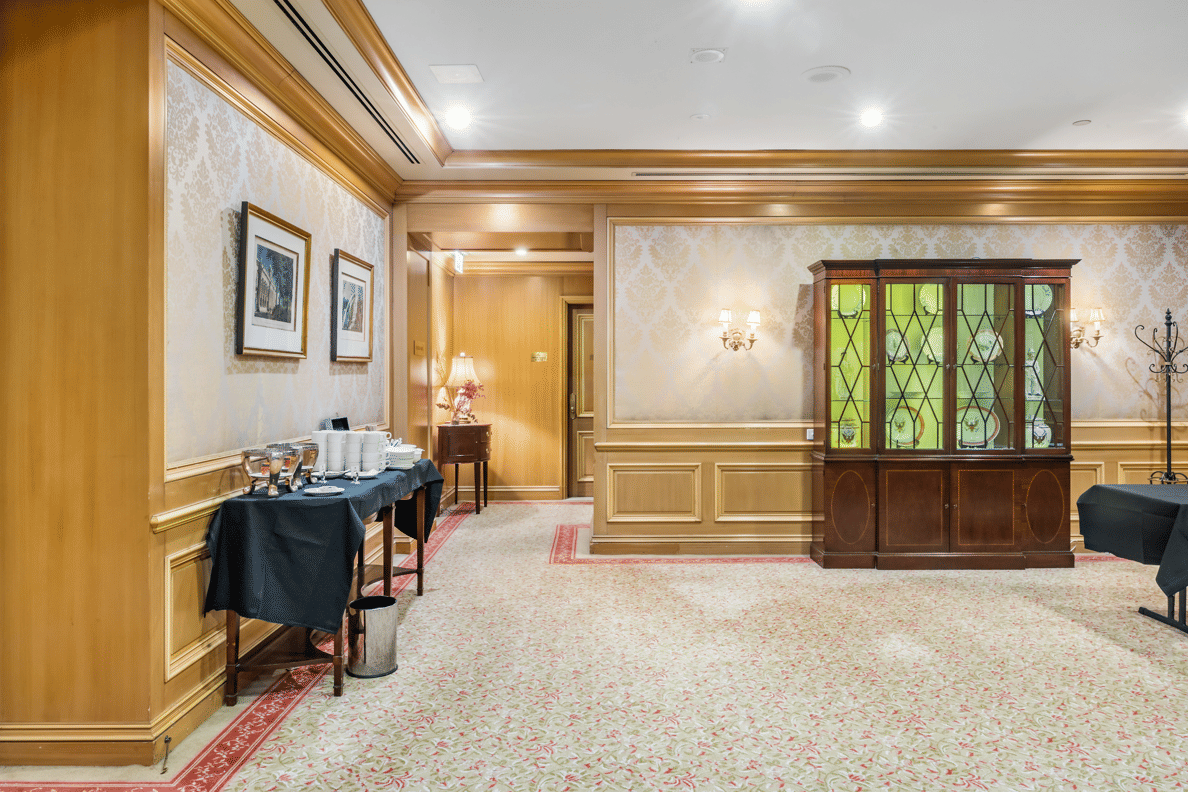 The Prince Albert Room 6